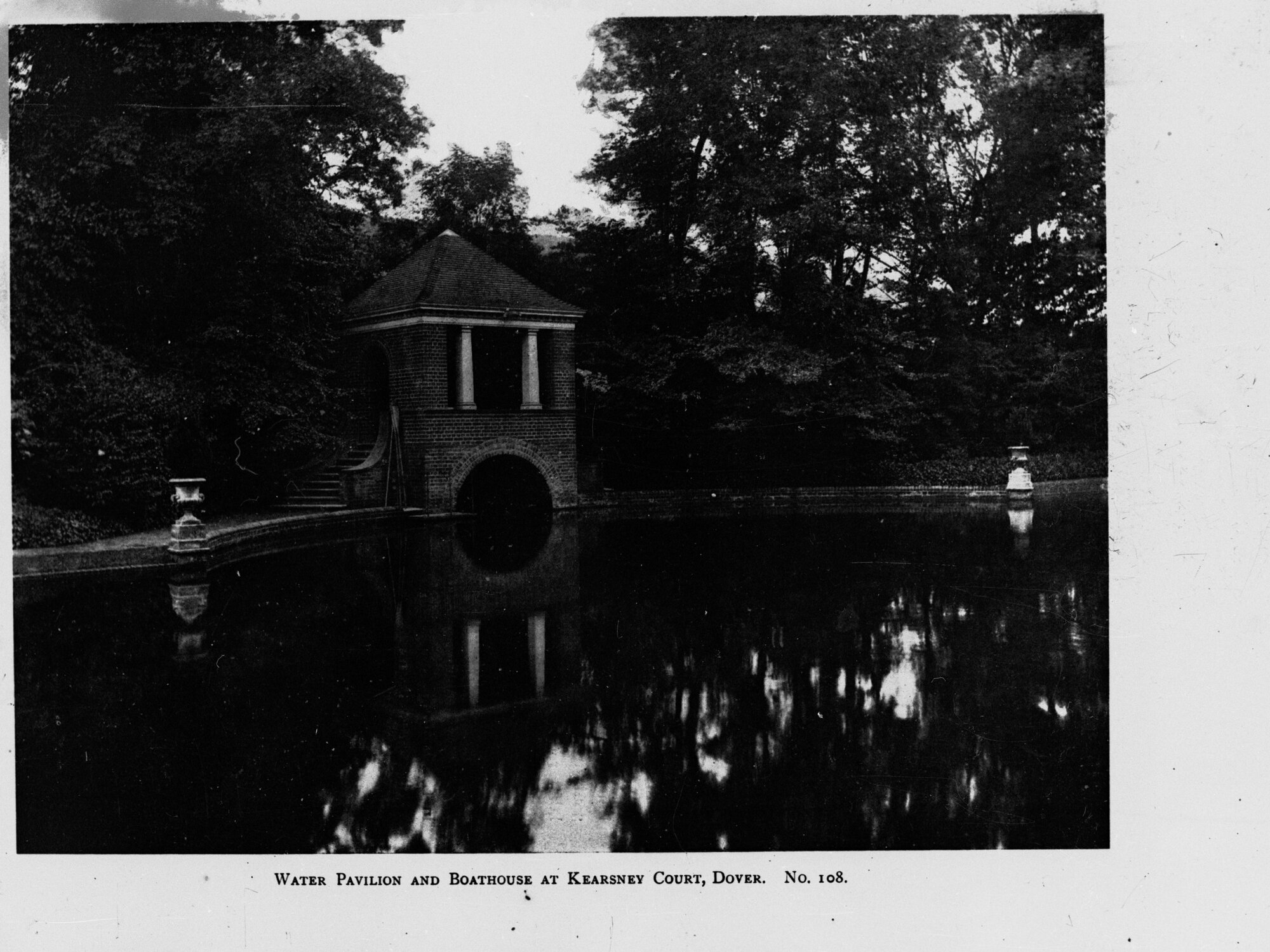 Water Pavilion and Boathouse at Kearnsey Court, Dover, Great Britain (Town Planner's photograph)