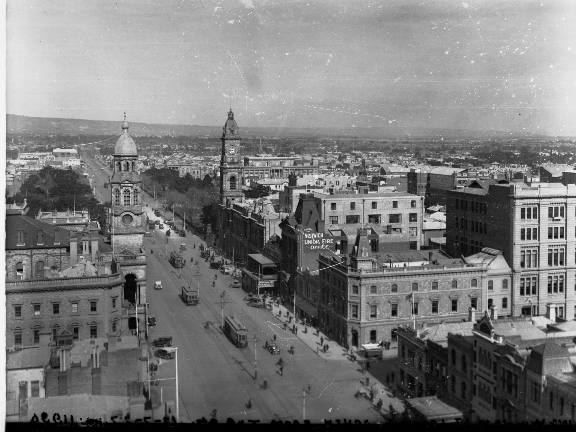 King William Street looking south