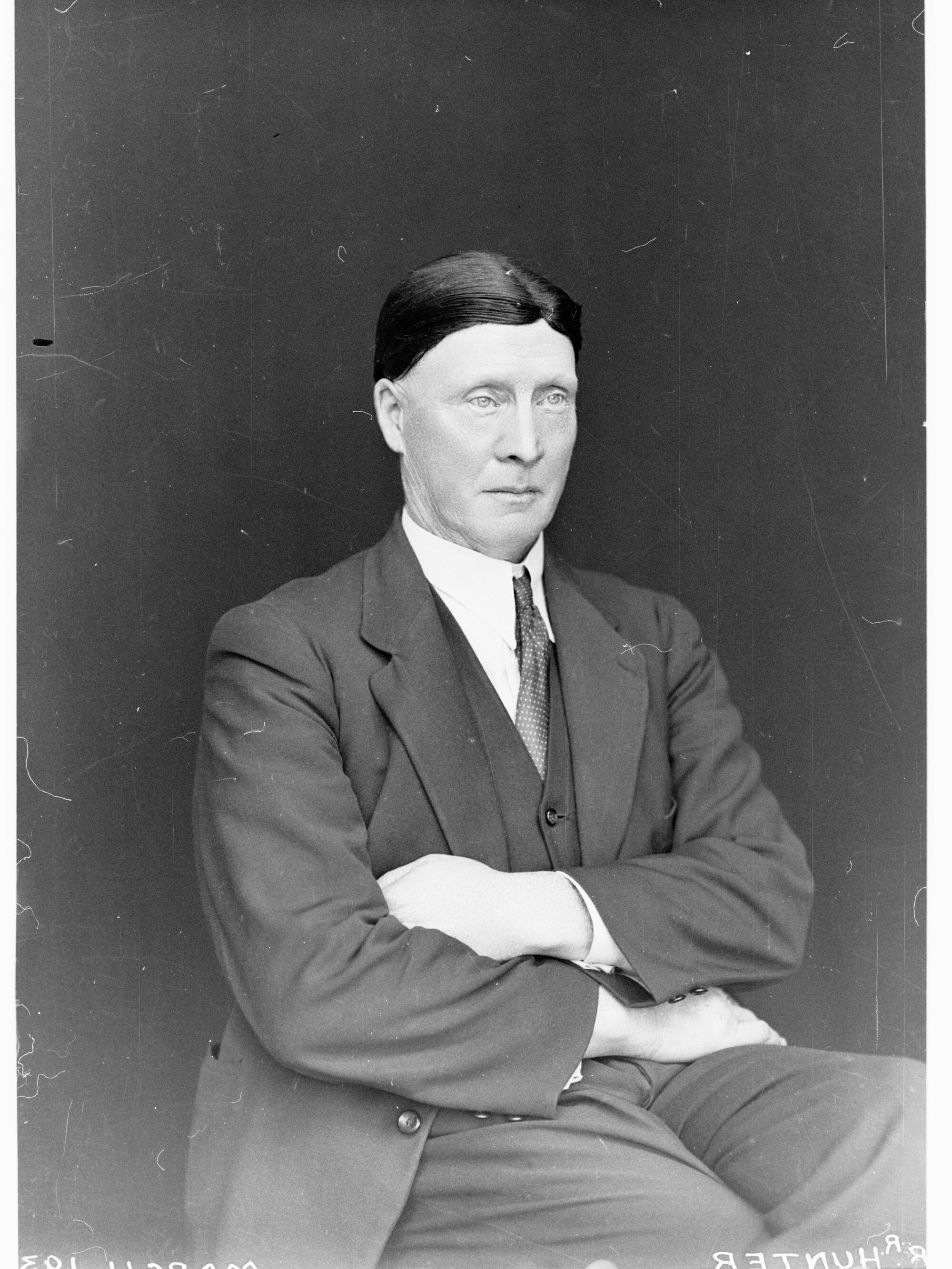Portrait of Mr R Hunter - Biographical Register page 117