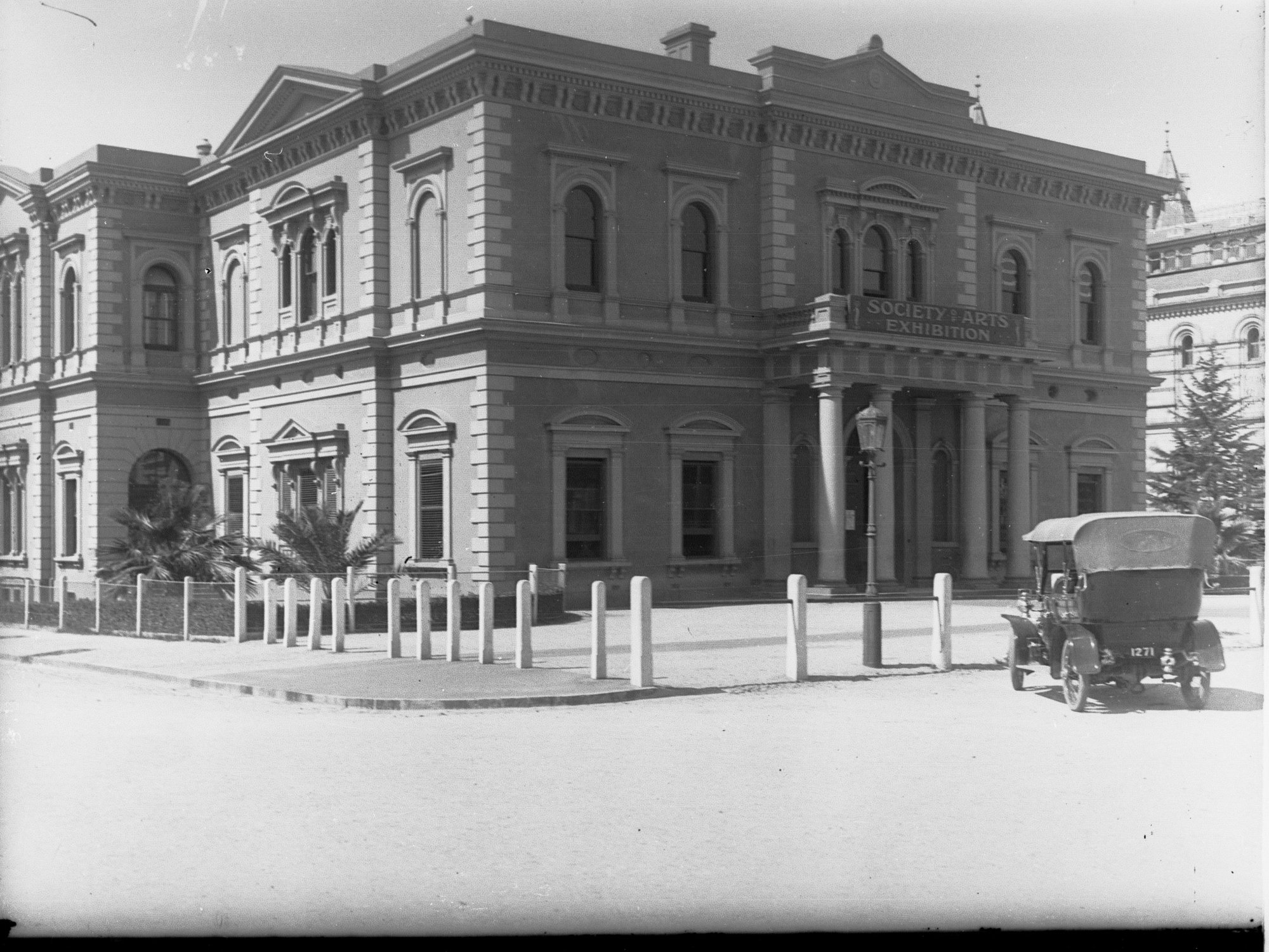 Institute Library Building North Terrace