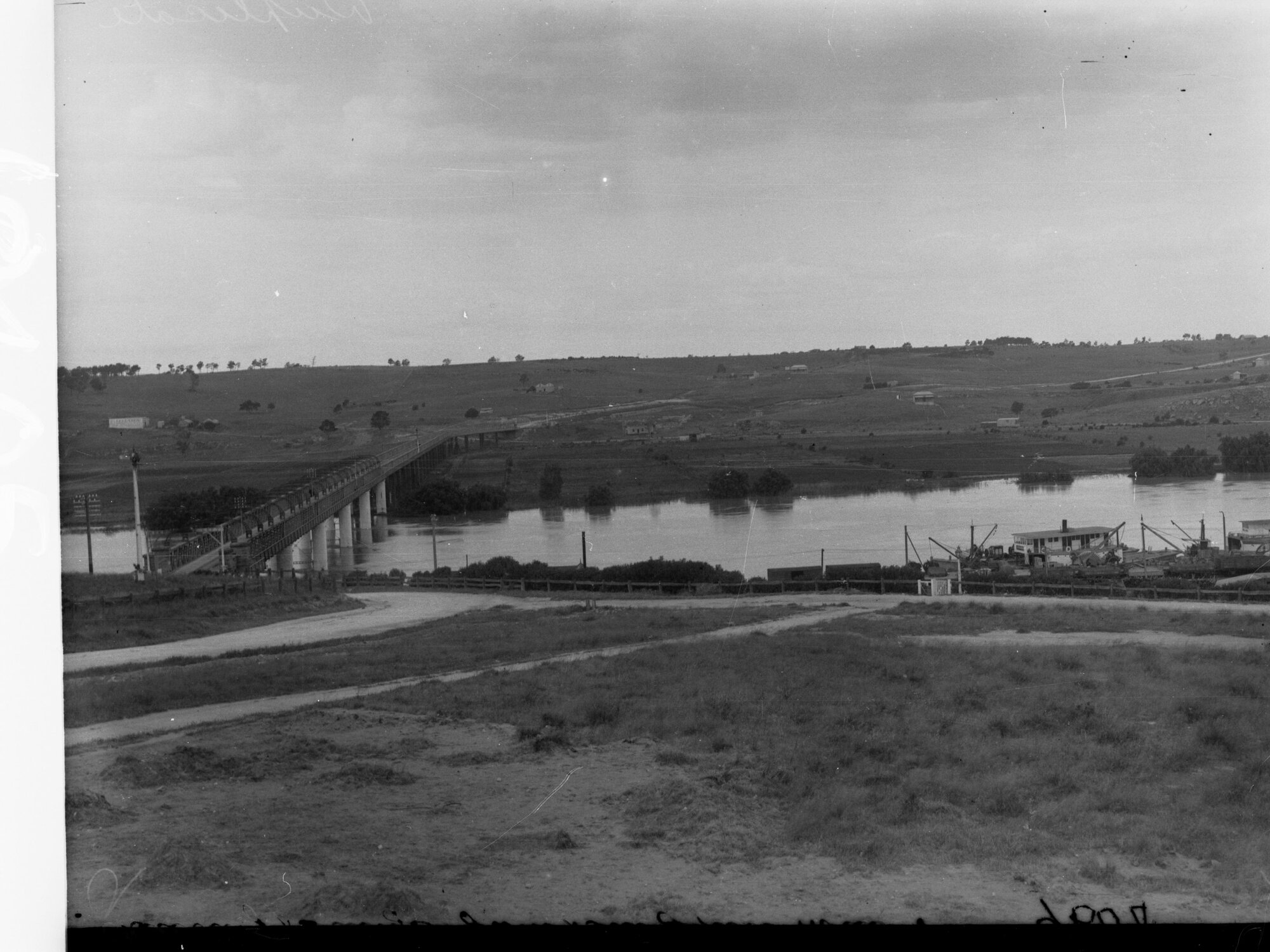 Murray Bridge from Bridgeport Hotel