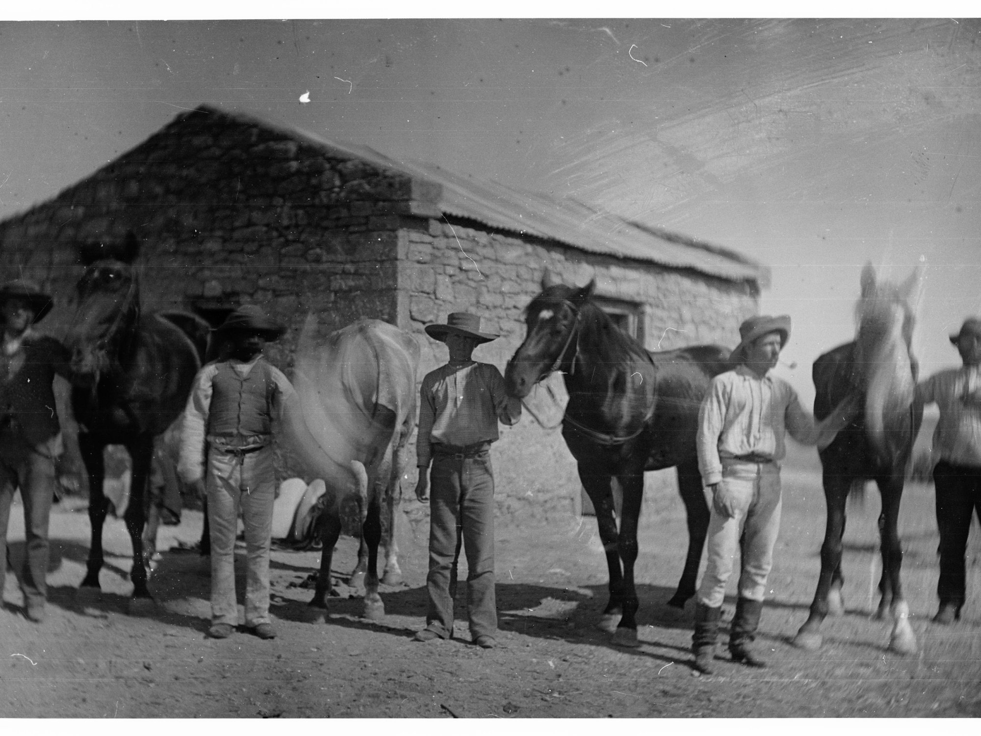 MacDonalds Race Horses at Cootanoorina Elder Expedition