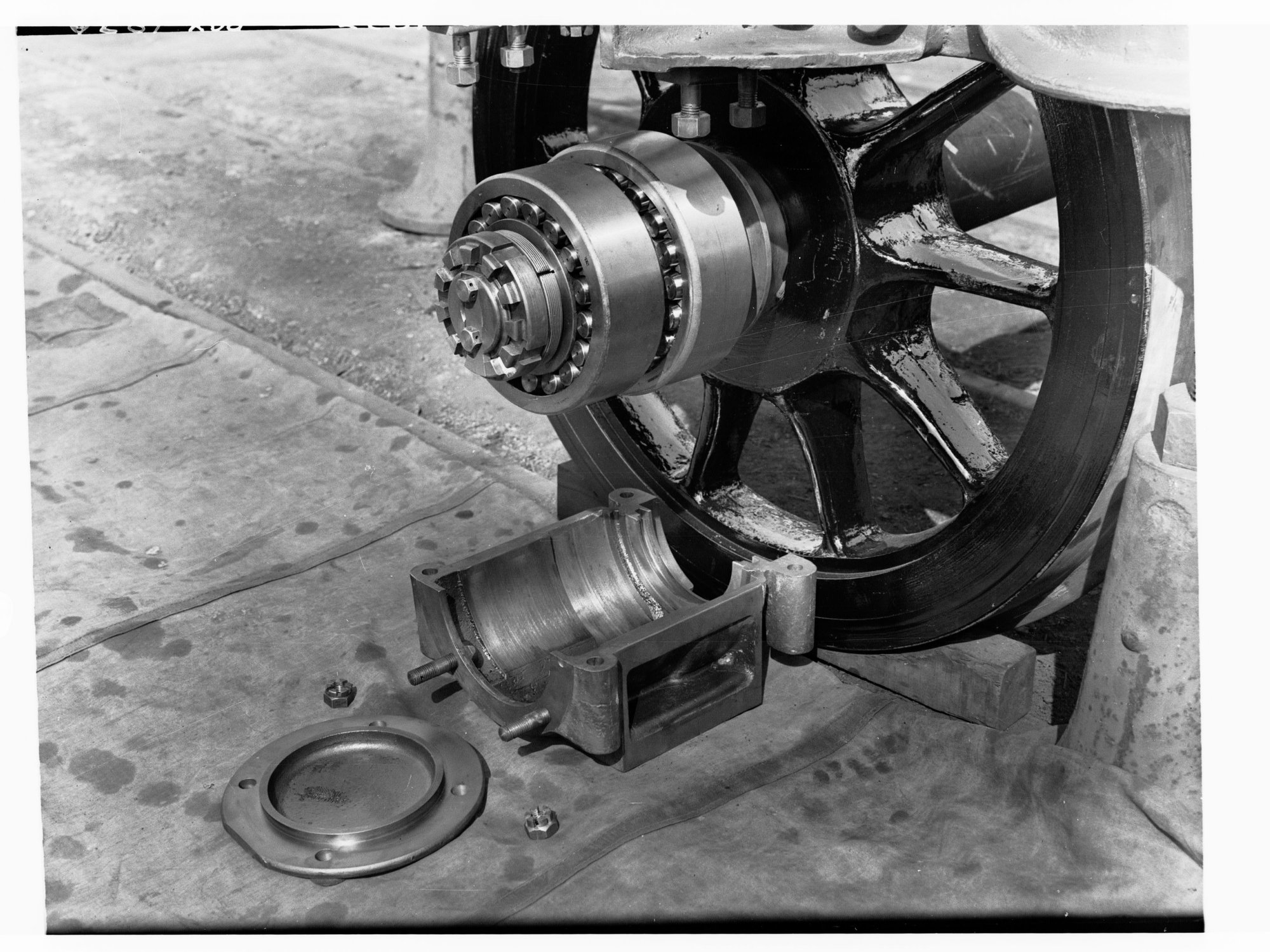 Axle and bearings railway locomotive - Islington Railway workshop