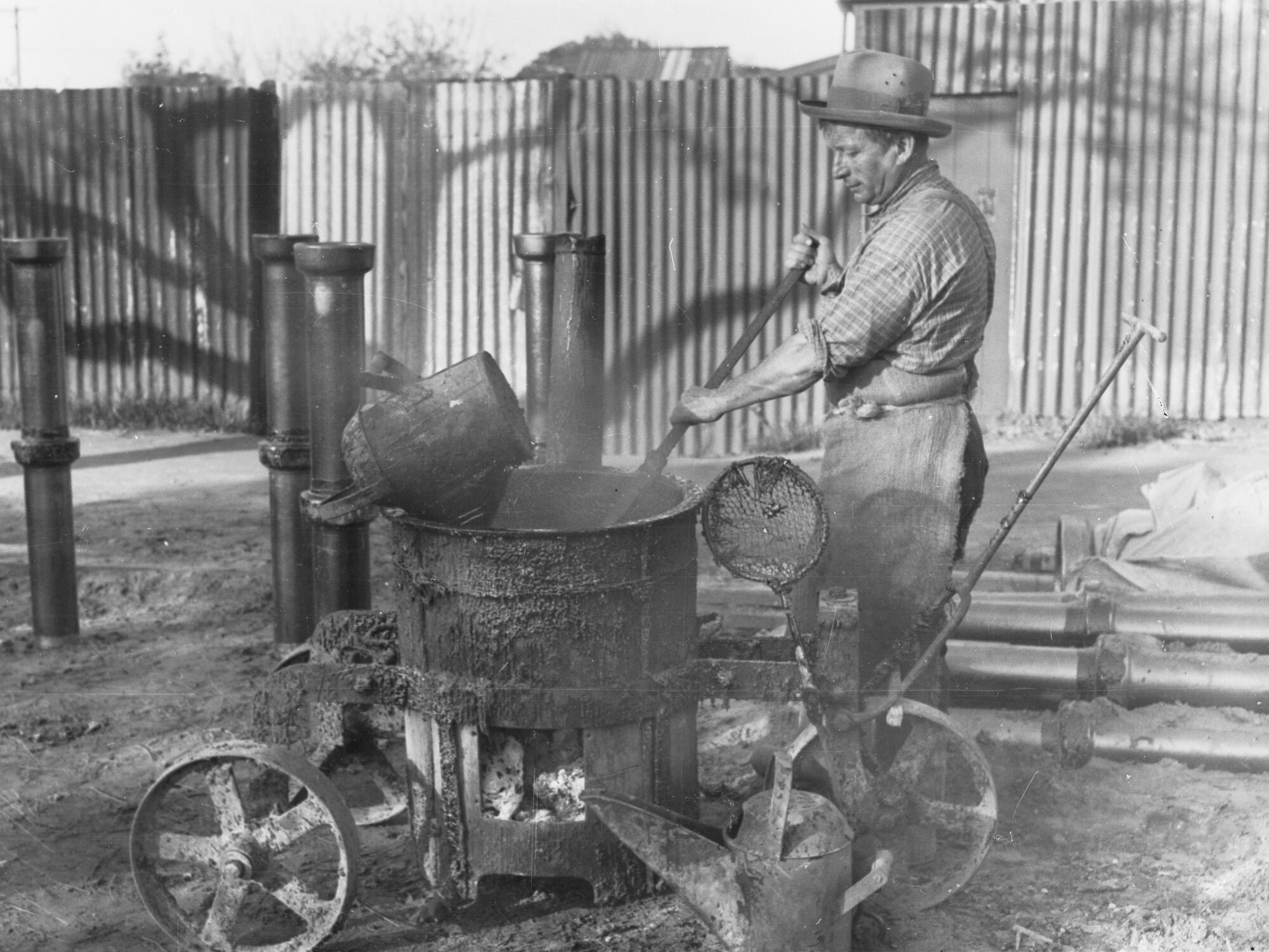 Sewers Department, Alberton, joining pipes