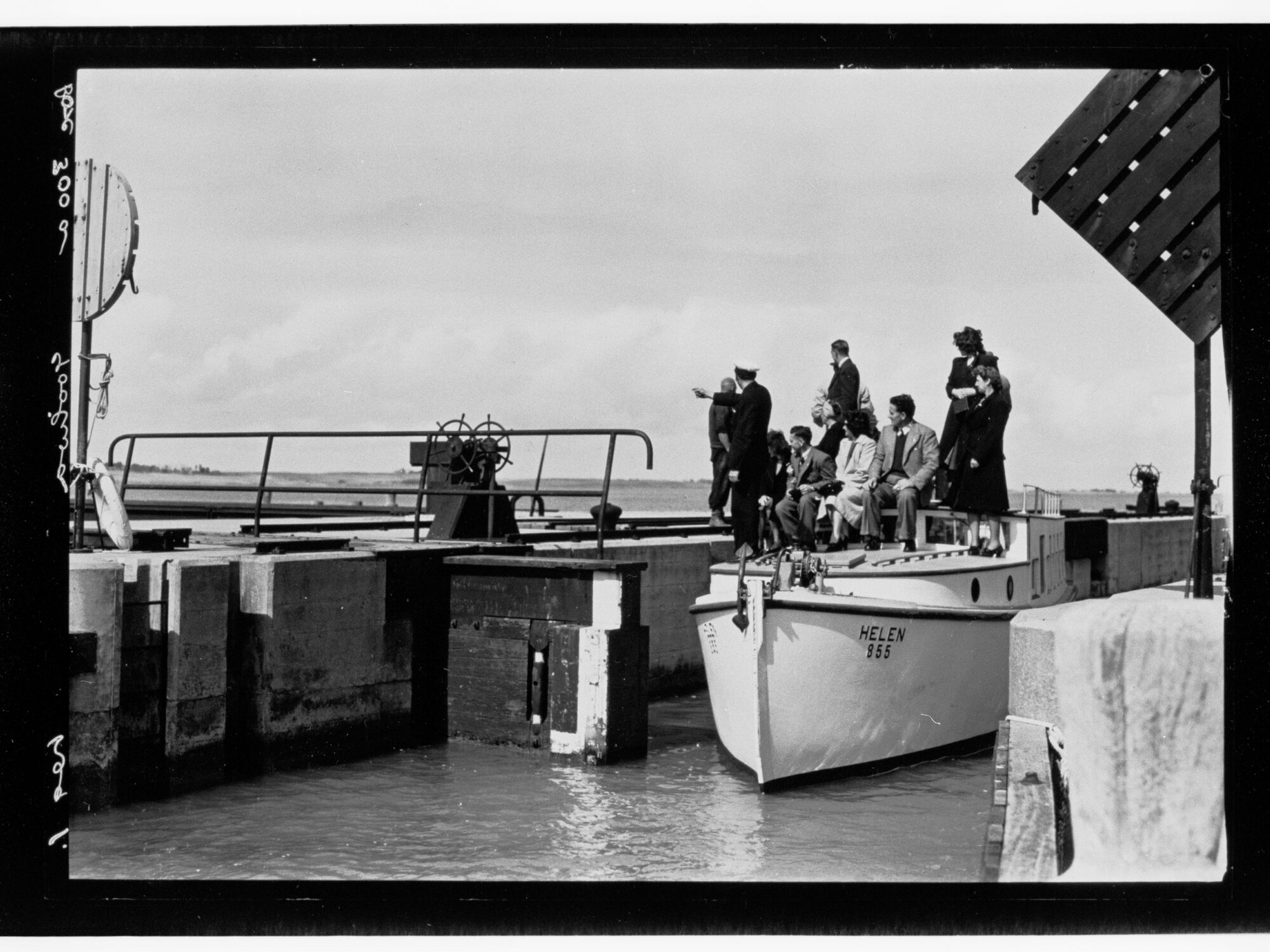 Goolwa (boat "Helen 855" moored at dock)