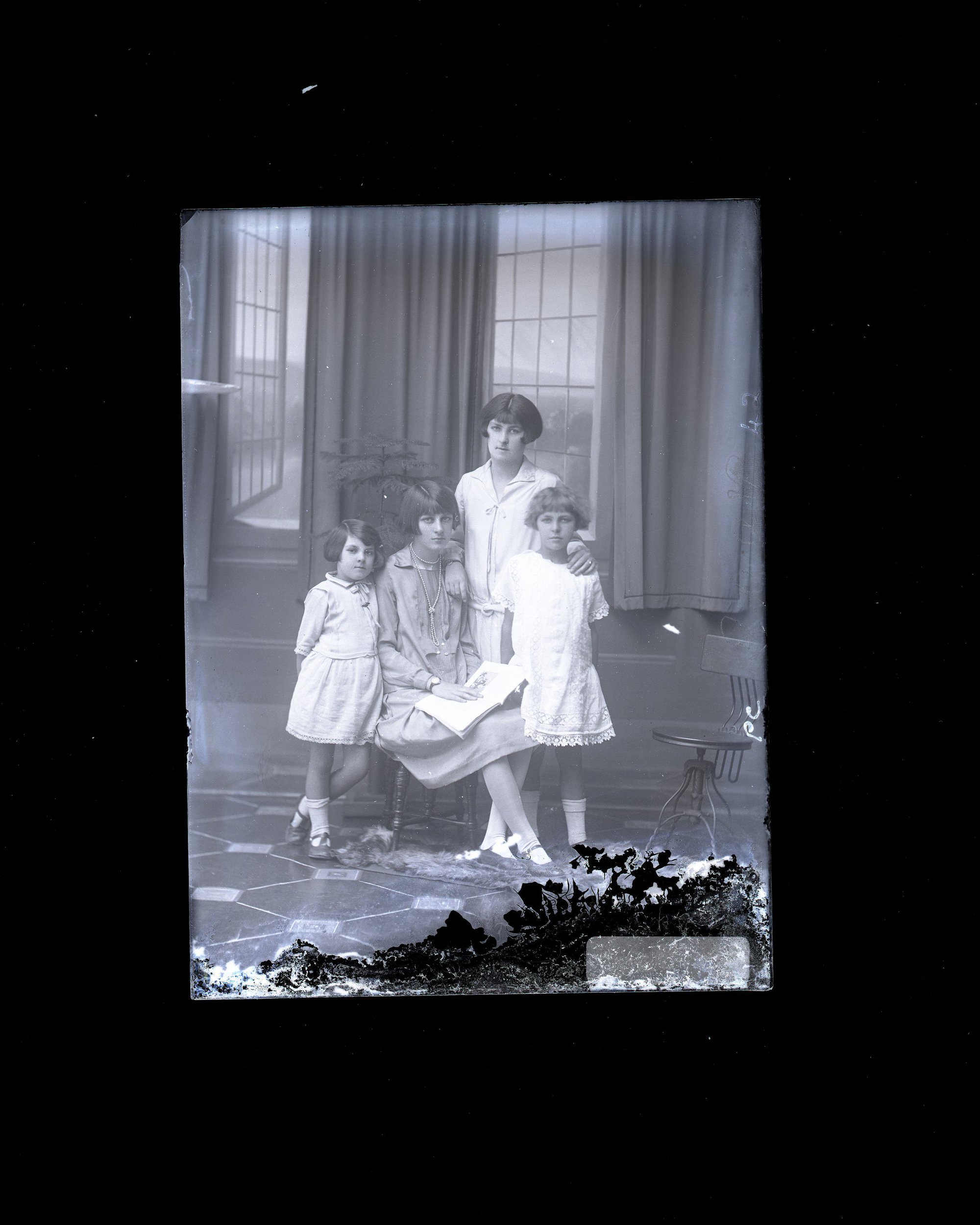 Four Girls - No Name