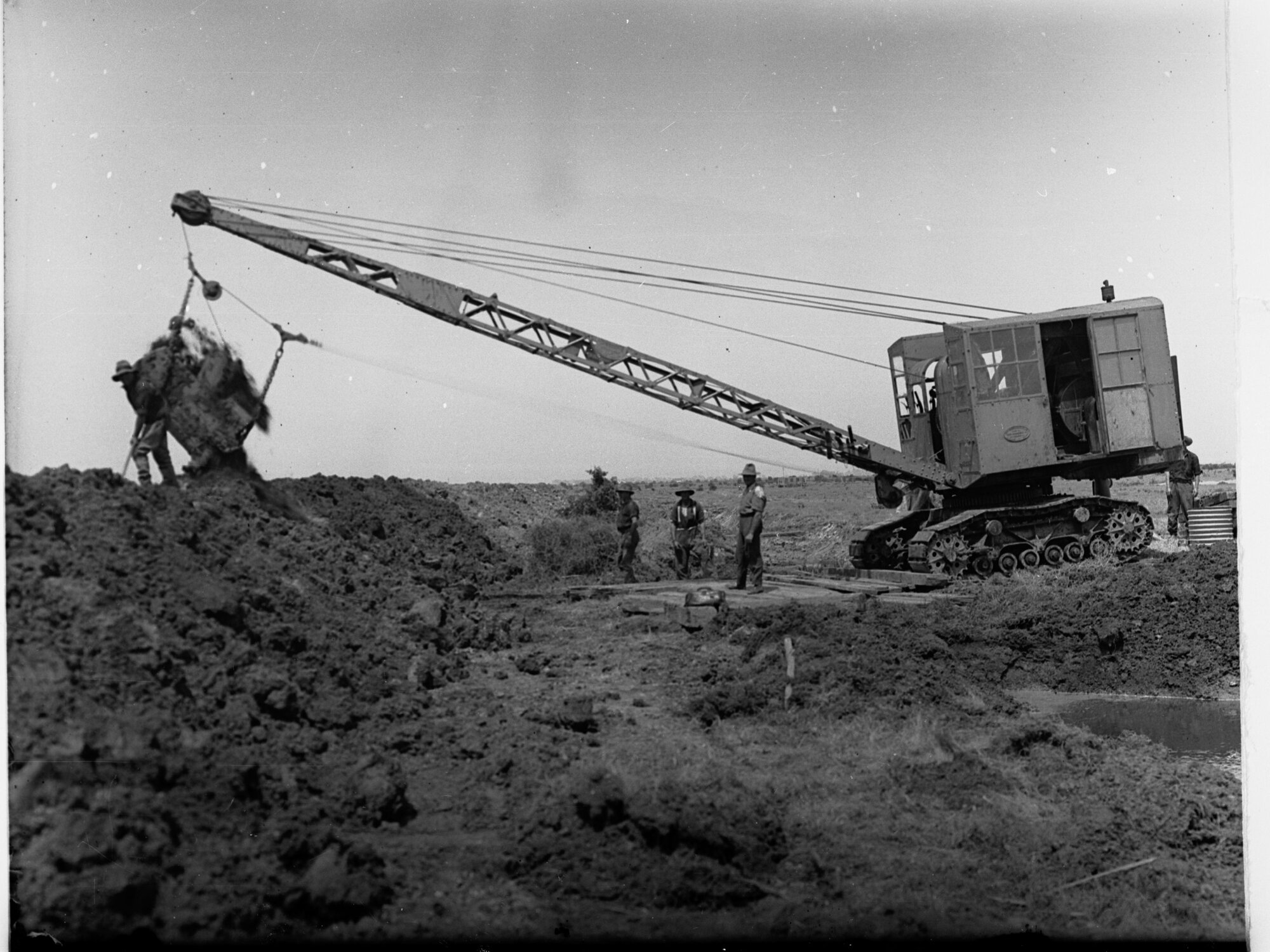 Excavator working for sewers department at Dry Creek