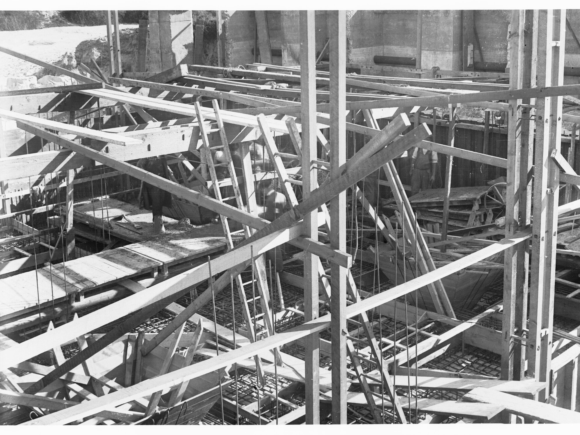 Glenelg Treatment Works Floor Construction, Preliminary Settling Tank