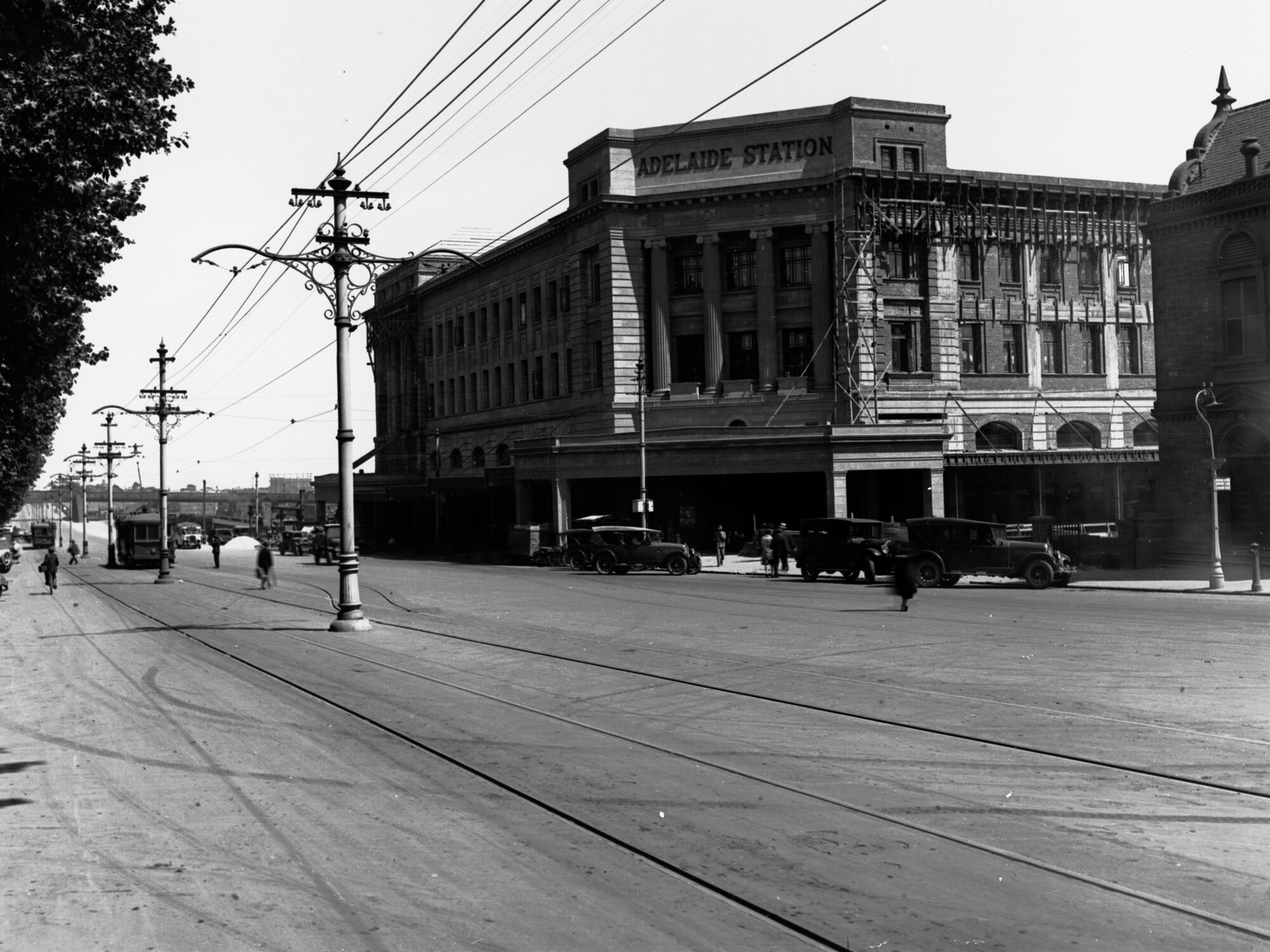 Construction of Adelaide Railway Station