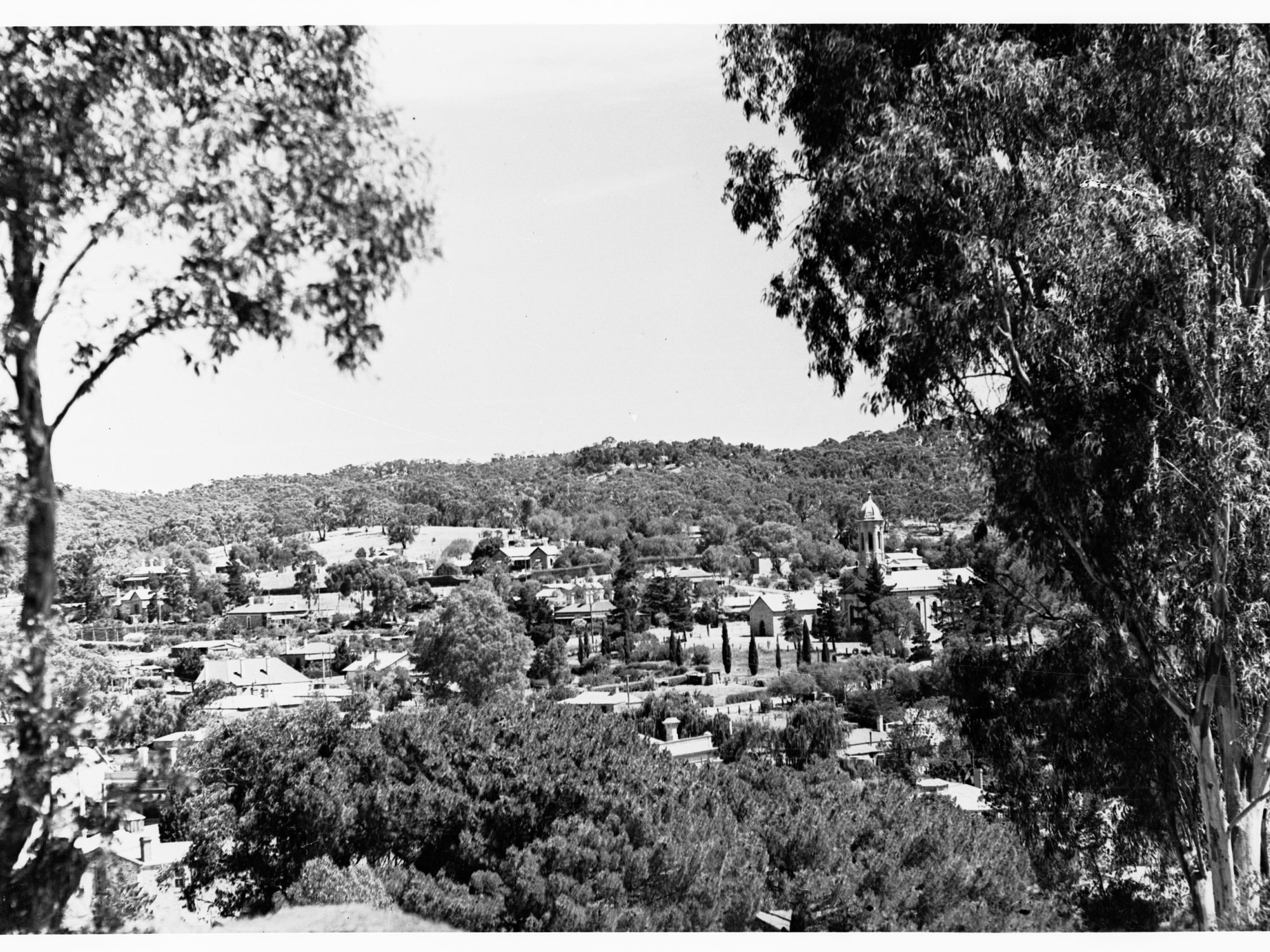Panoramic view of Clare