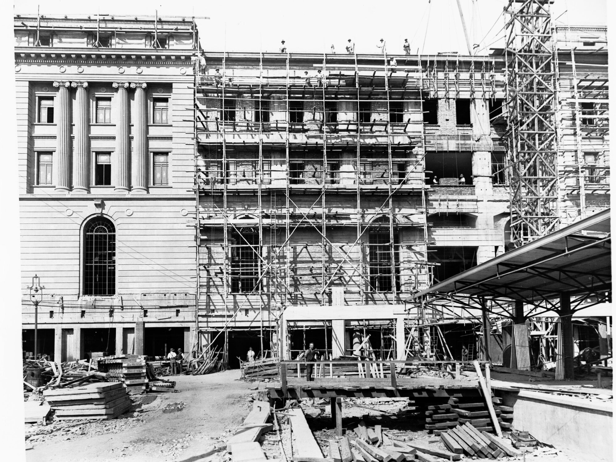Construction of Adelaide Railway Station