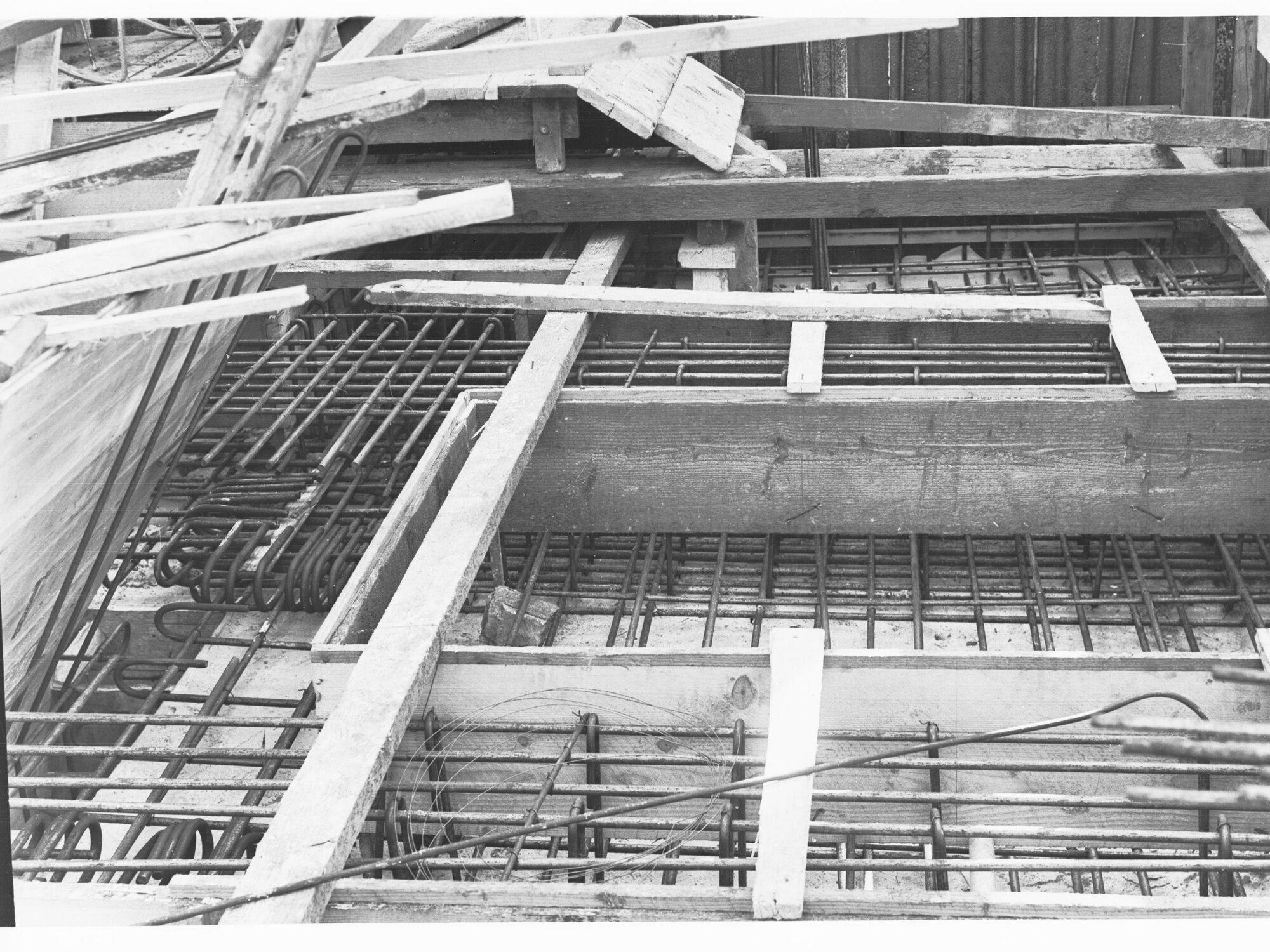 Glenelg Treatment Works, details of floor beams, preliminary settling tank