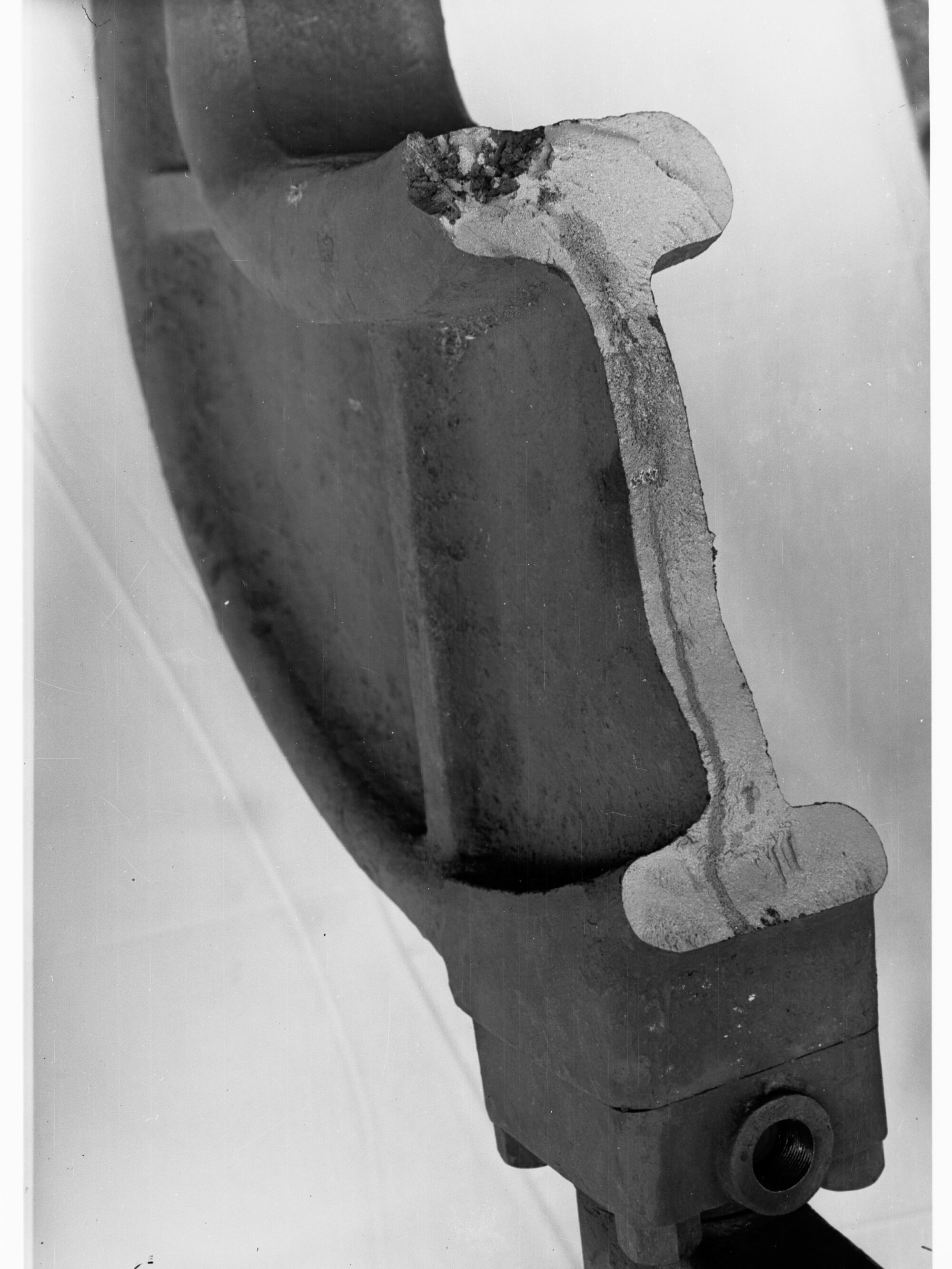 Gap hydraulic rivetter, ram end, Islington (rivetter broken)