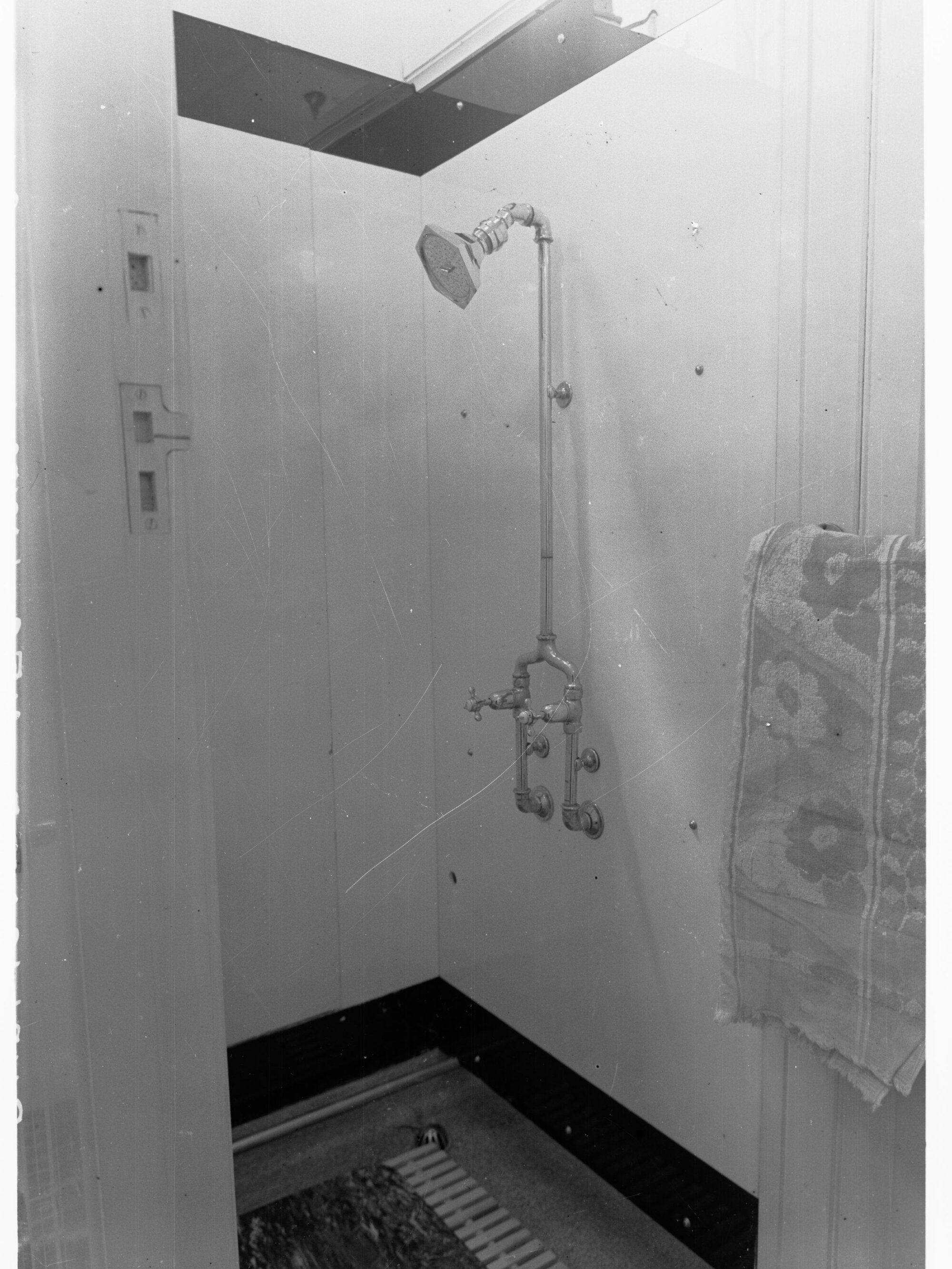 Adelaide Railway Station - Ladies Shower Cubicle