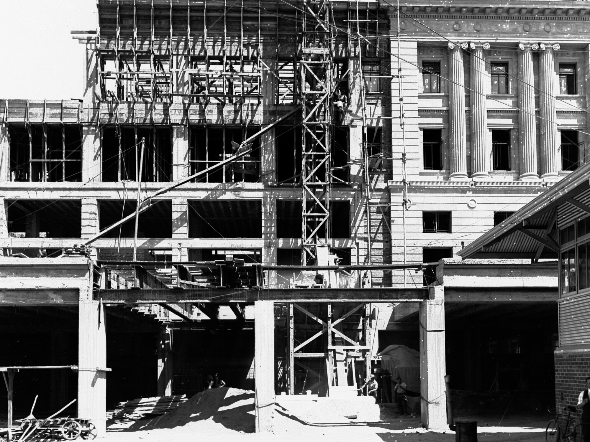 Construction of Adelaide Railway Station