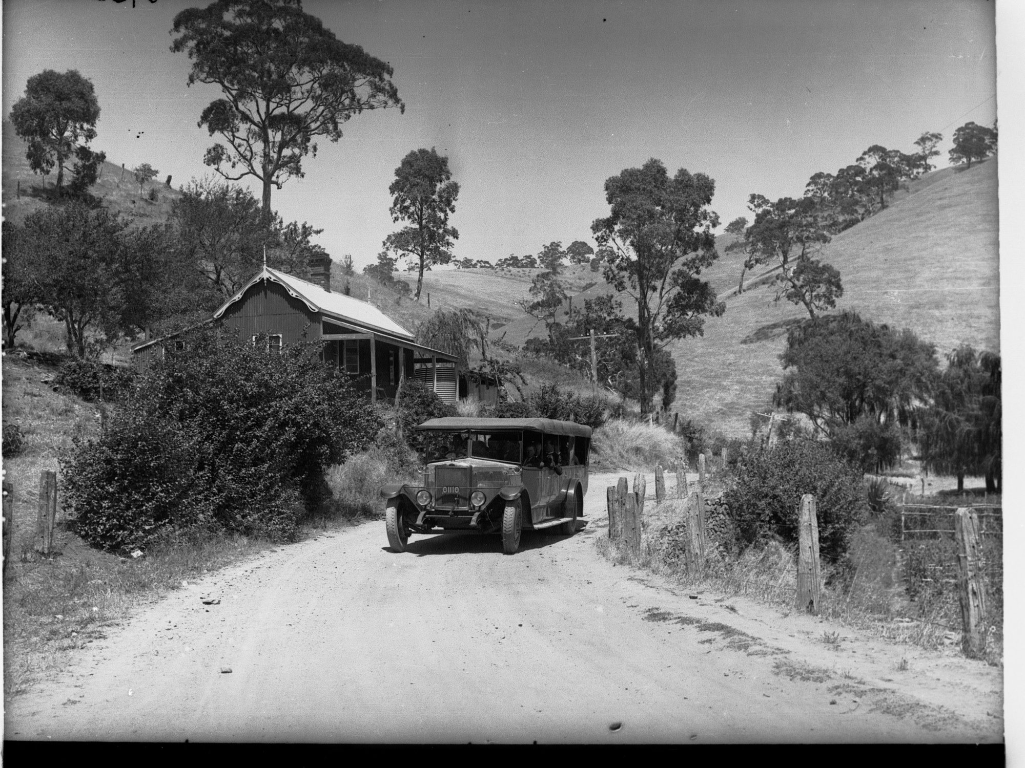 Tourist Bureau Charabanc on Waterfall Gully Road