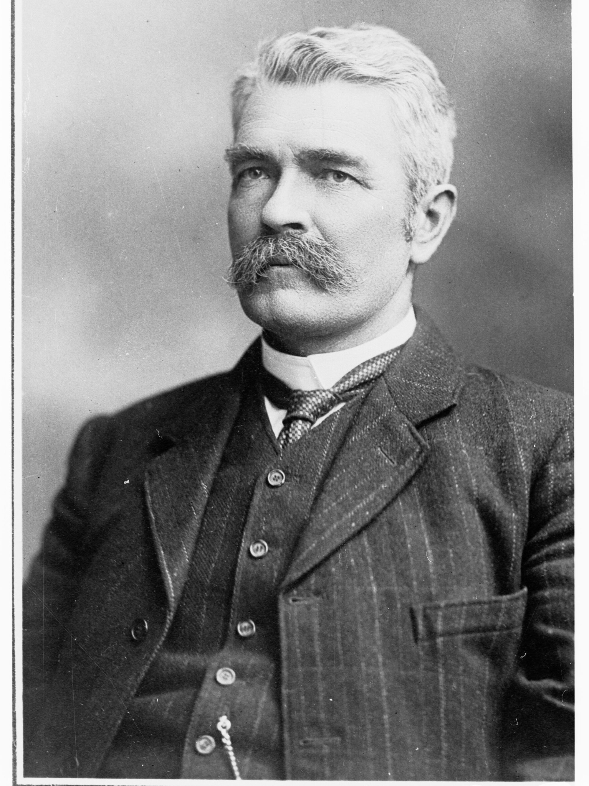 Portrait of an unidentified man - no information recorded