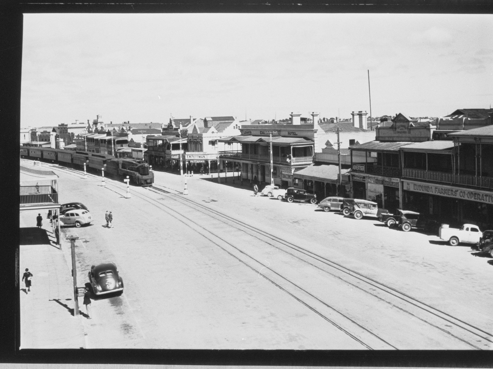 Port Pirie - train coming into town