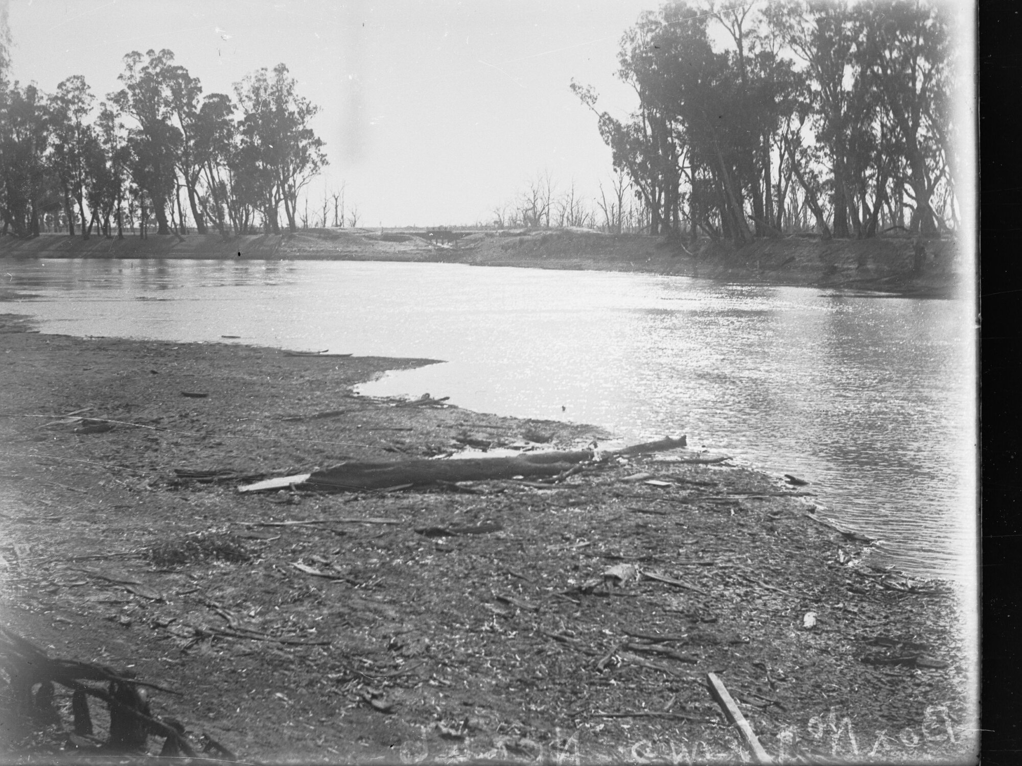 River Muray - possibly during a drought  