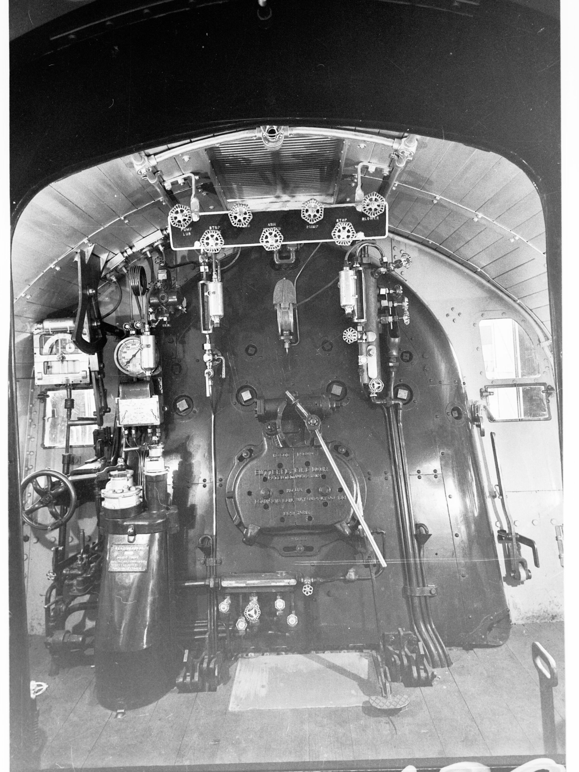 Cabin of 600 Clas SAR Locomotive