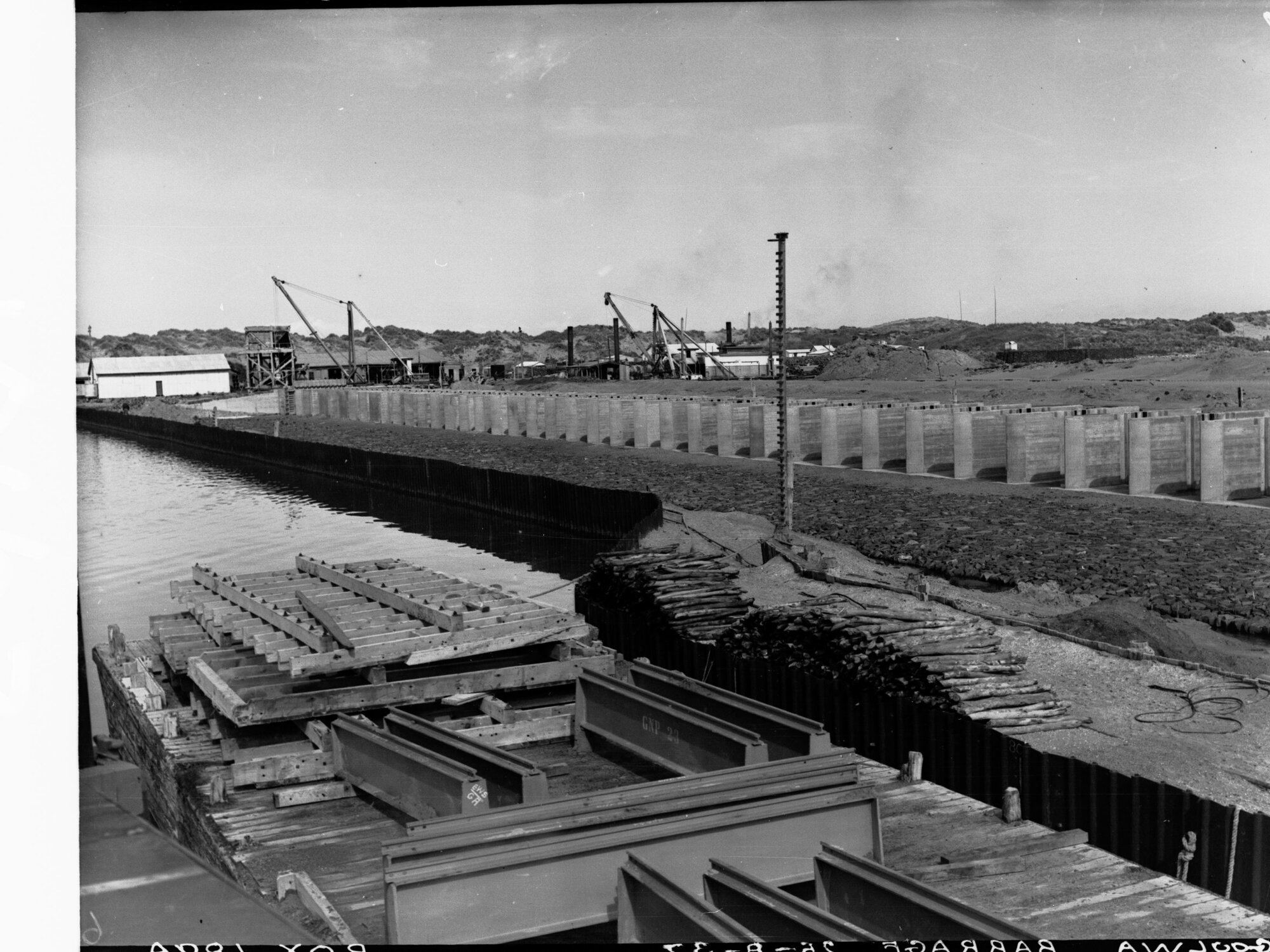 Construction of Goolwa Barrage