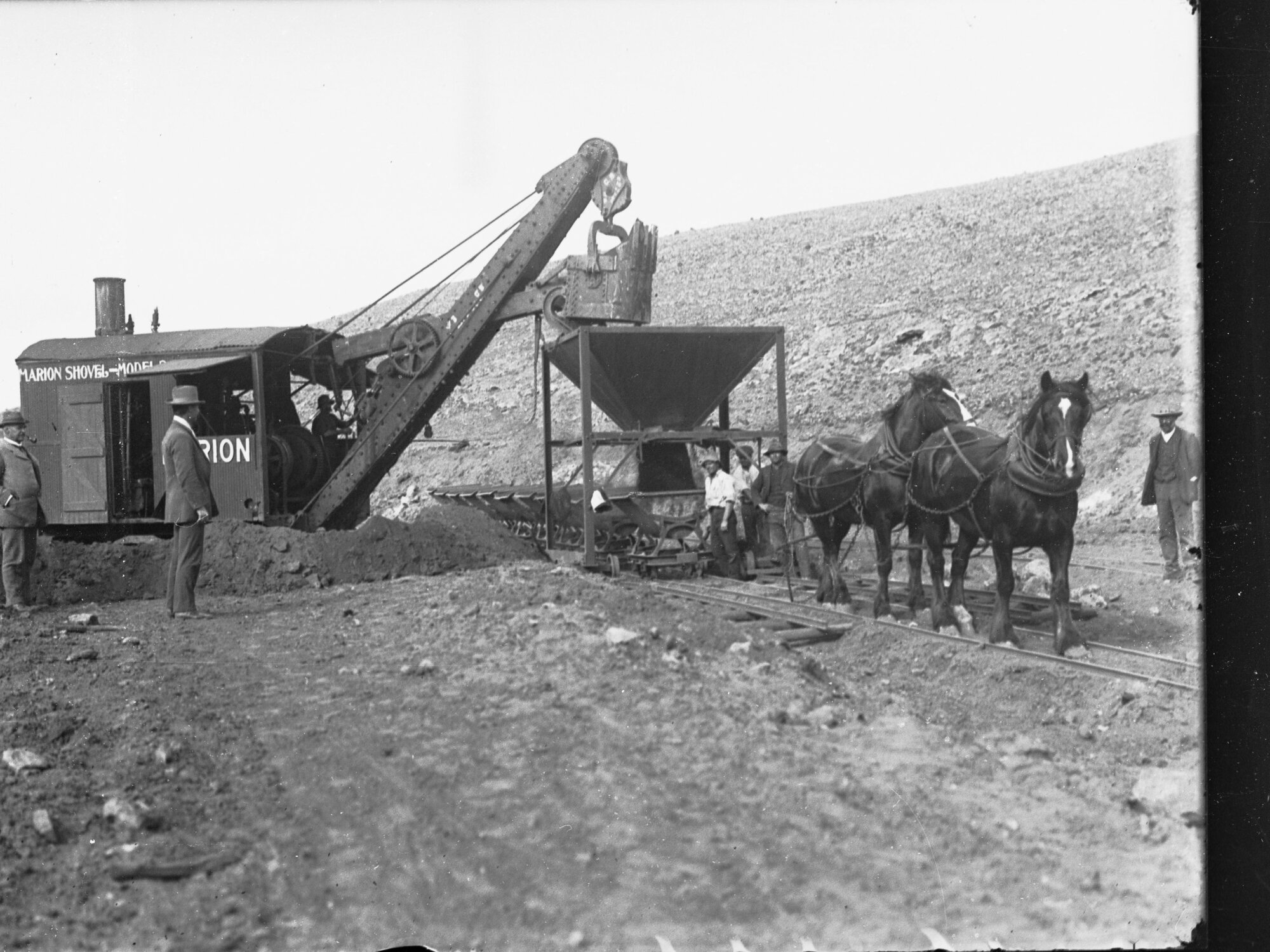 Marion steam shovel excavating at Pompoota Flat