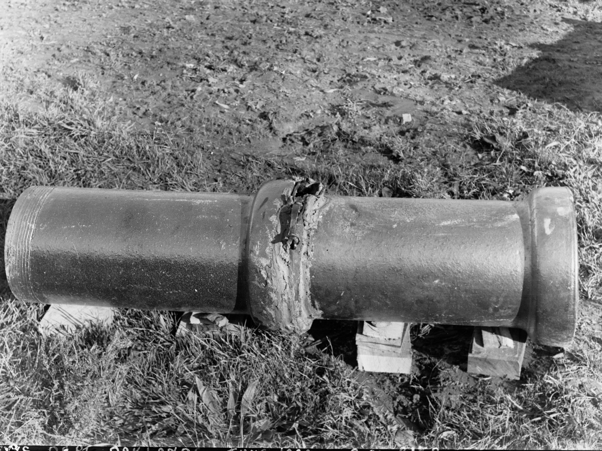 Sewers Department, Oaklands, joining pipes