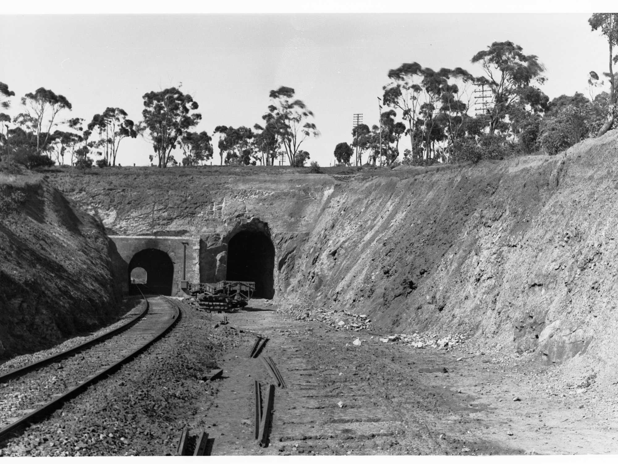 Old and new Eden Hills railway tunnels