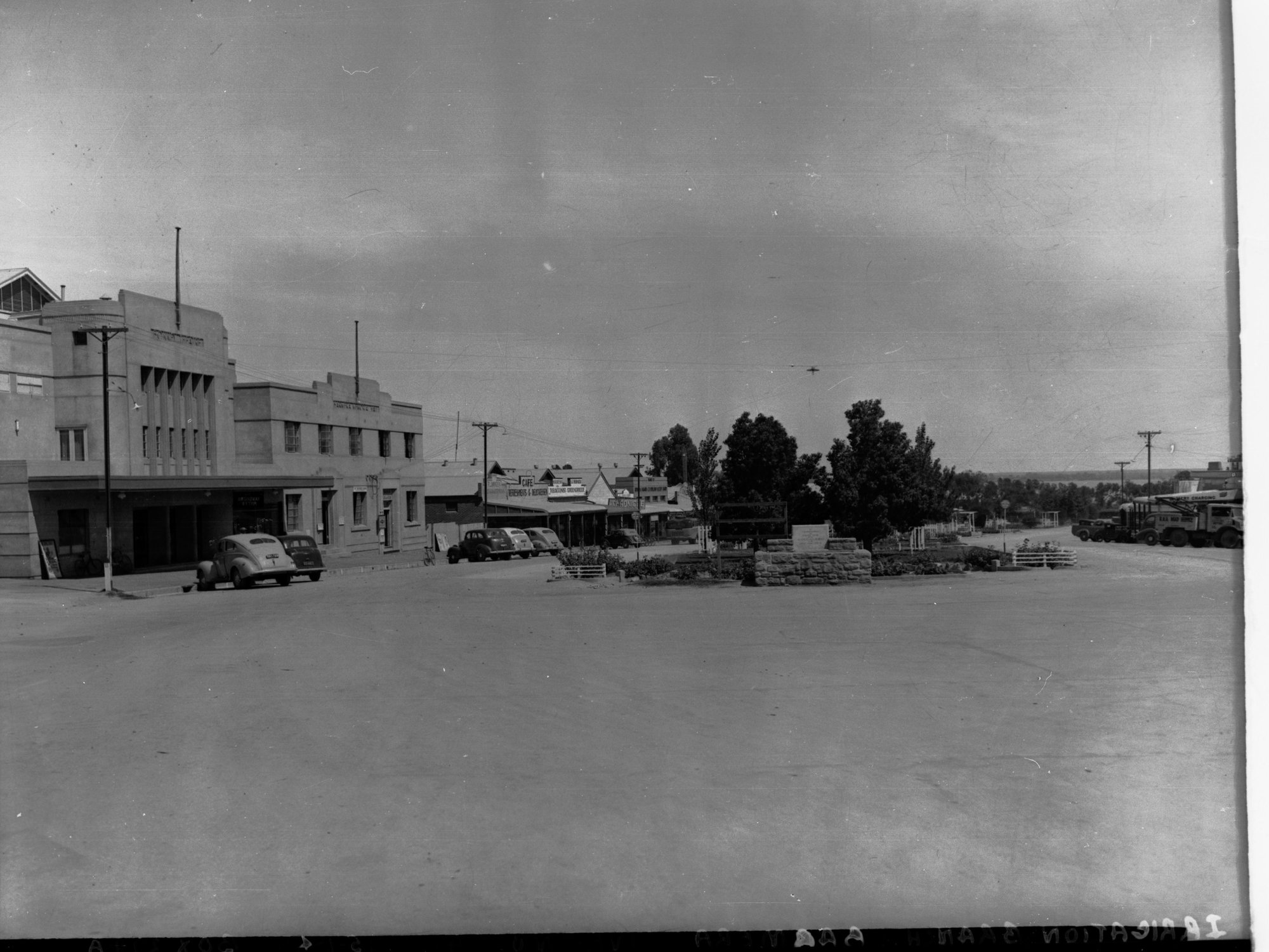 Retail shops at Barmera showing automobiles in main street