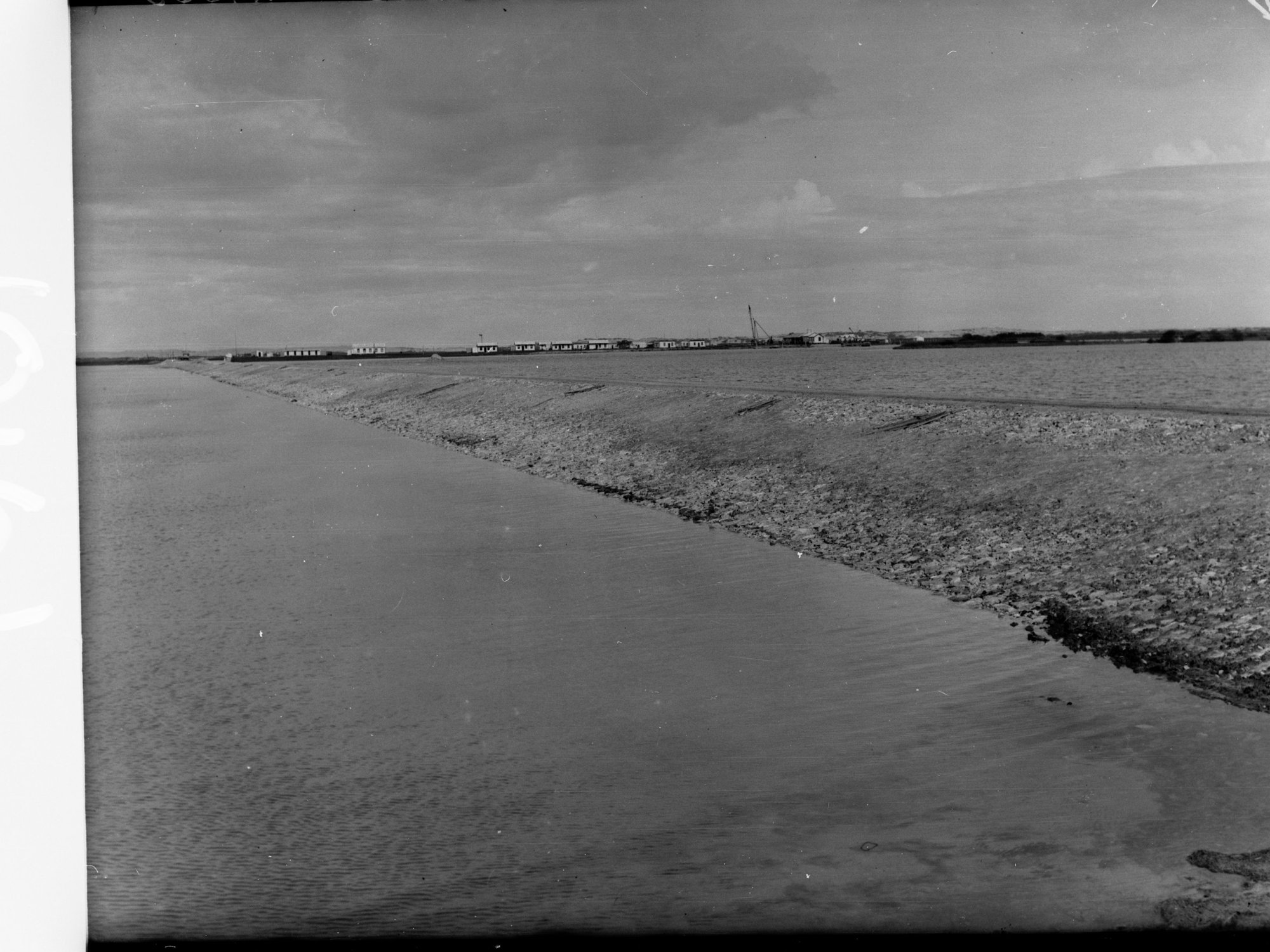 Construction of Goolwa Barrage