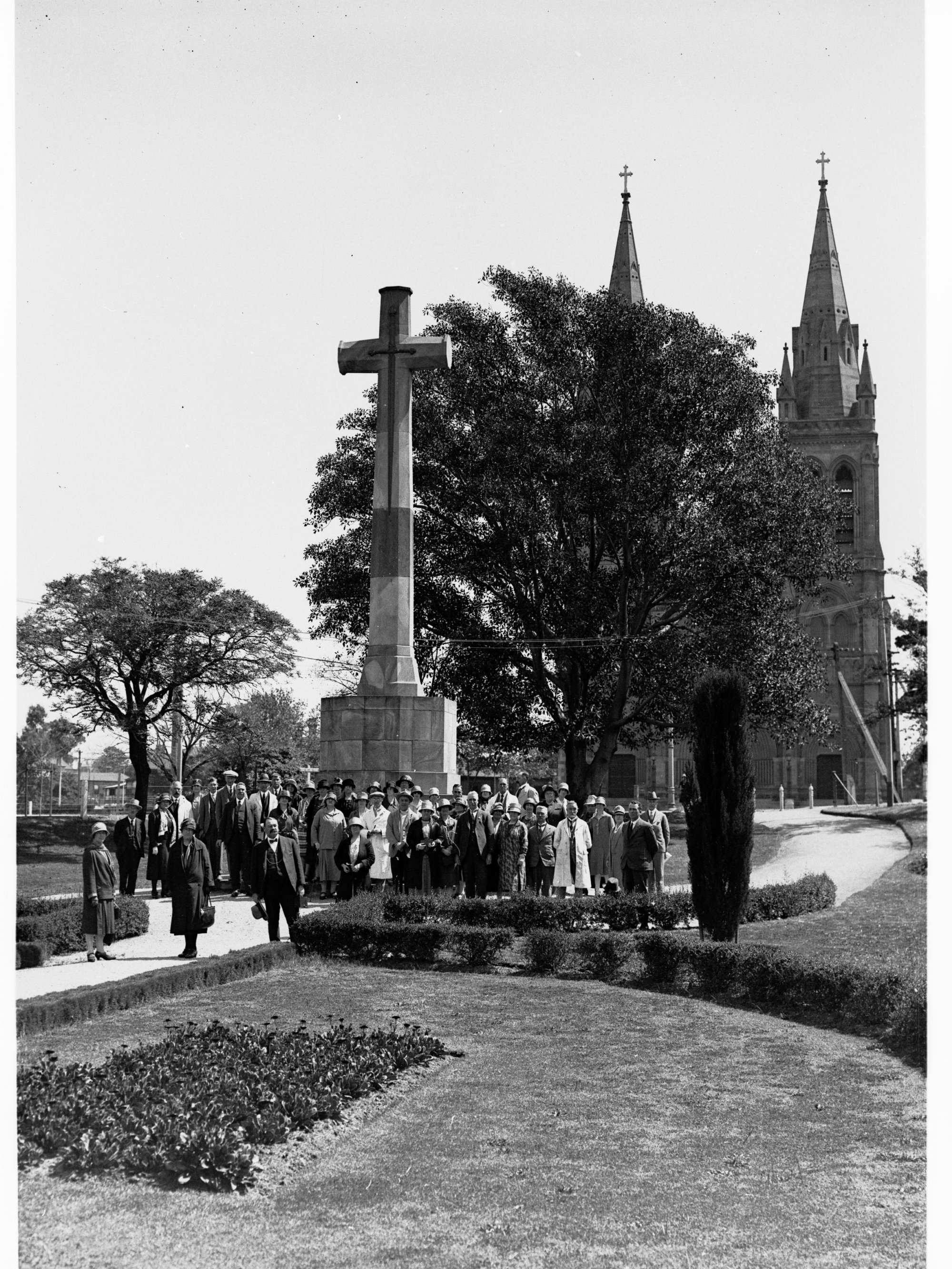 Victorian tourist party at Memorial Gardens