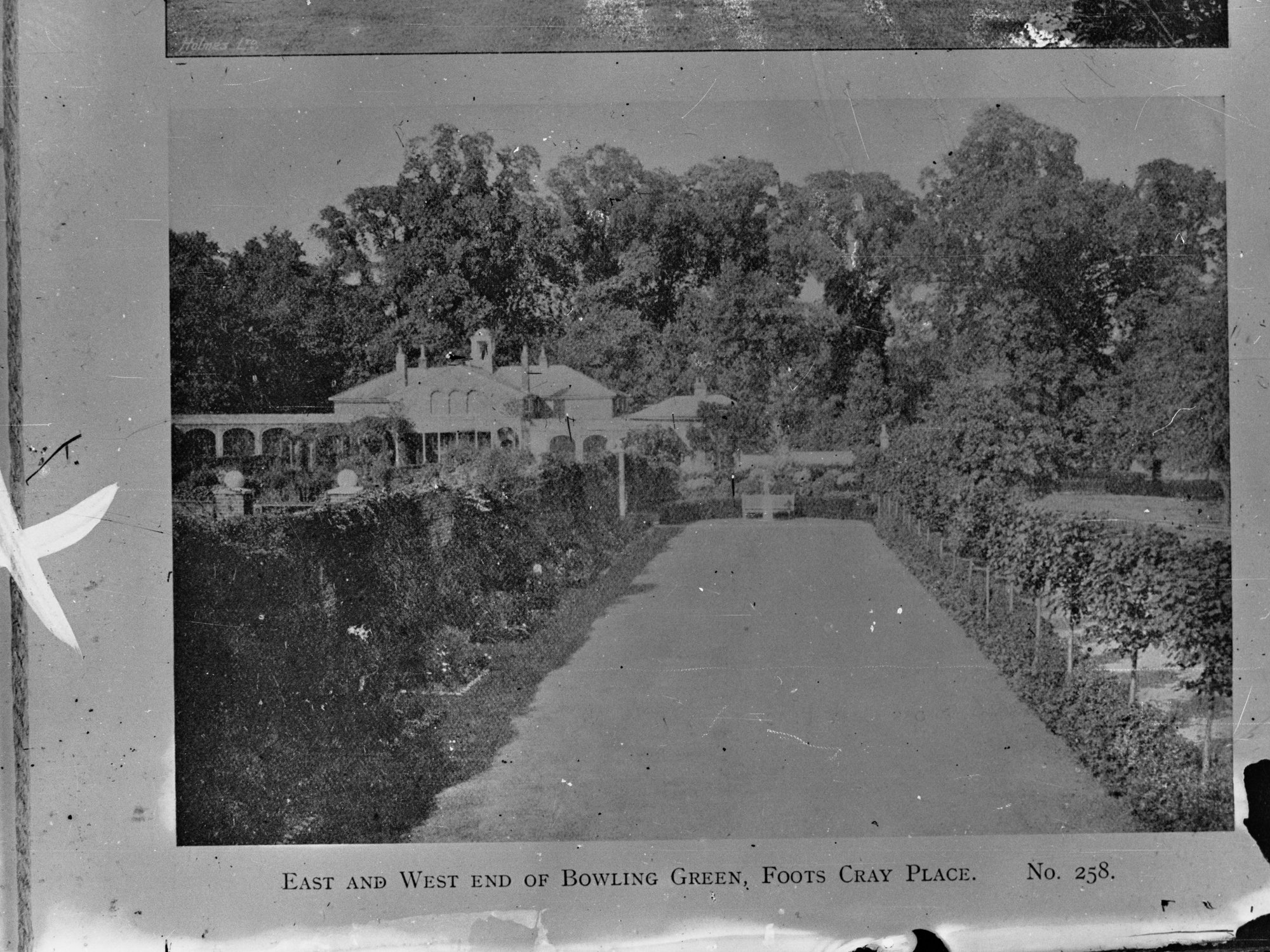 East and West end of Bowling Green, Foots Cray Place  