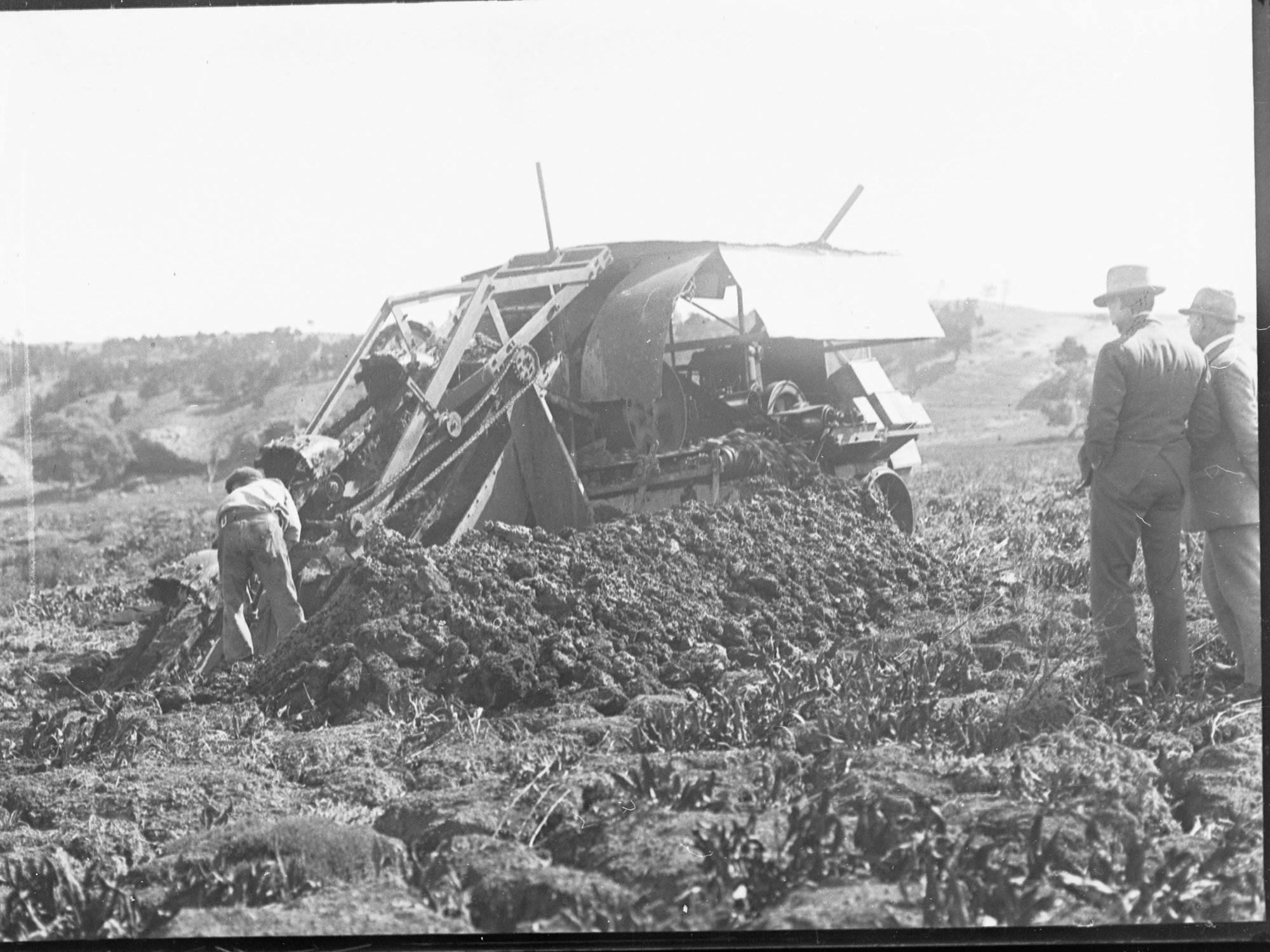 Excavator at Mypolonga. 1913