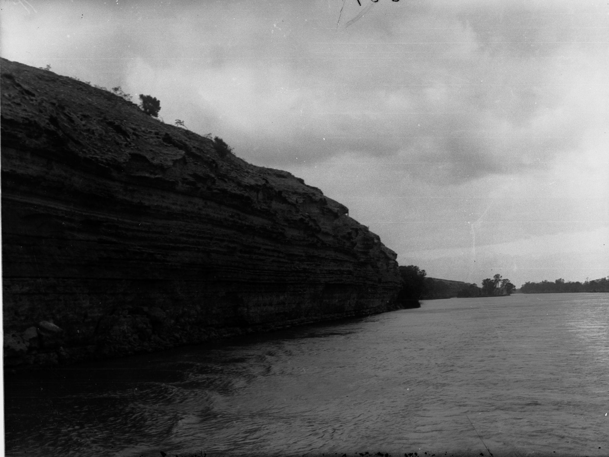 Cliffs, River Murray near Morgan