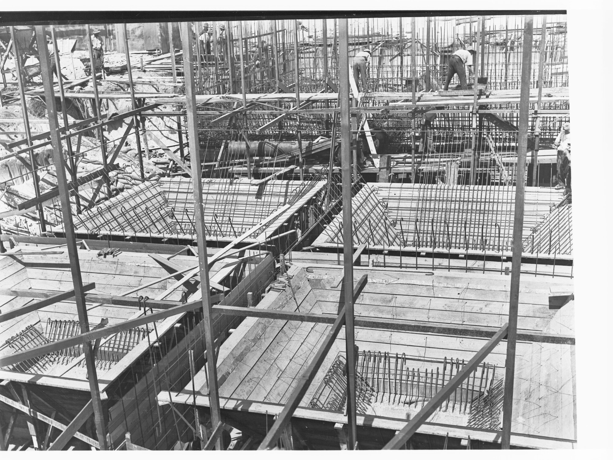 Construction of  Glenelg Sewers