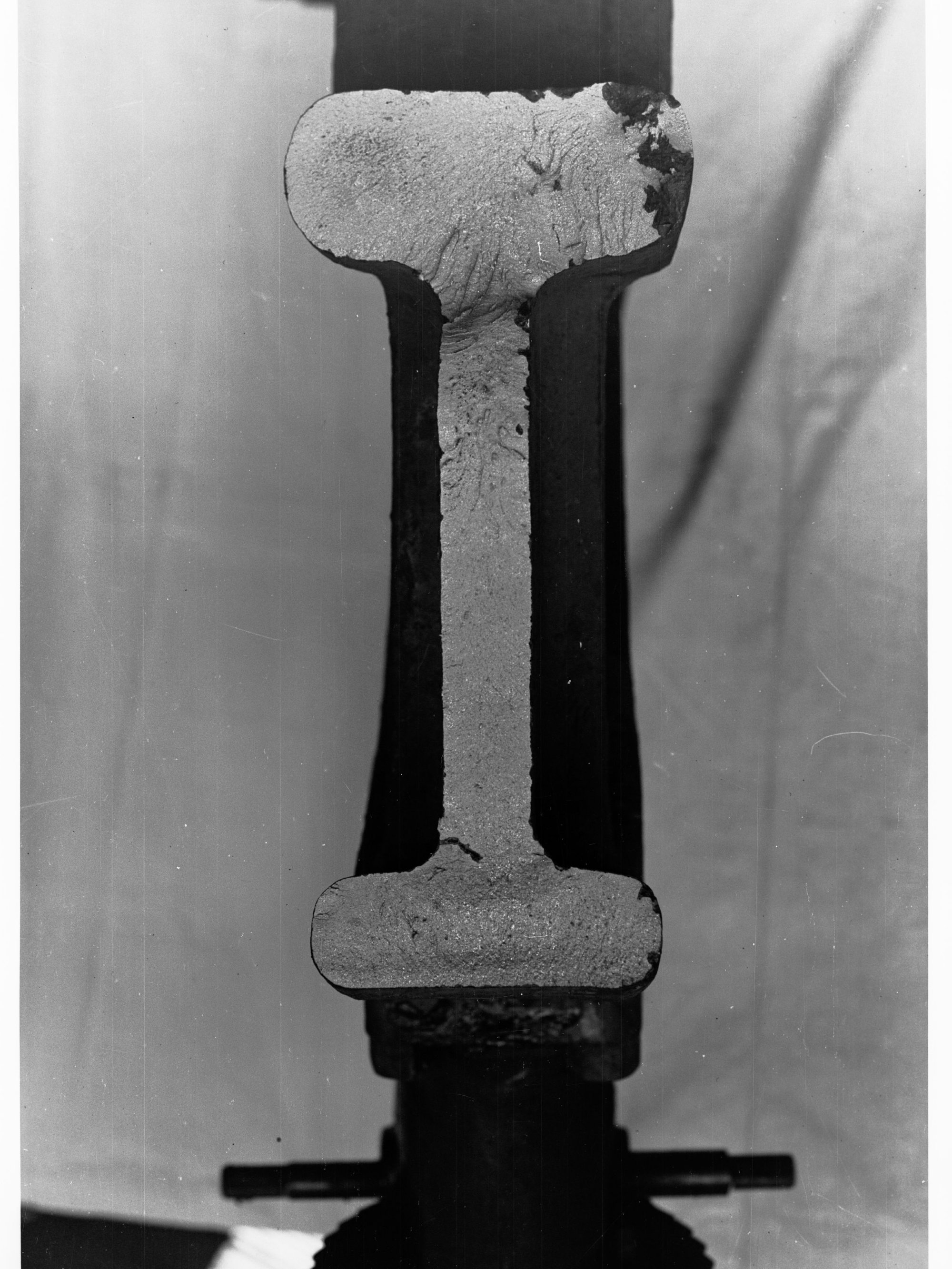 Hydraulic rivetter, Islington