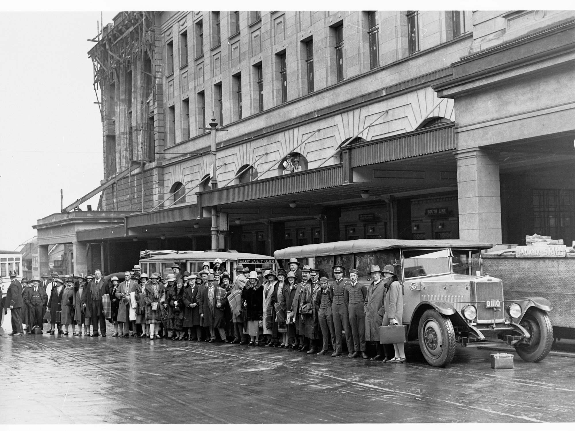 Victorian tourist party at Adelaide Railway Station