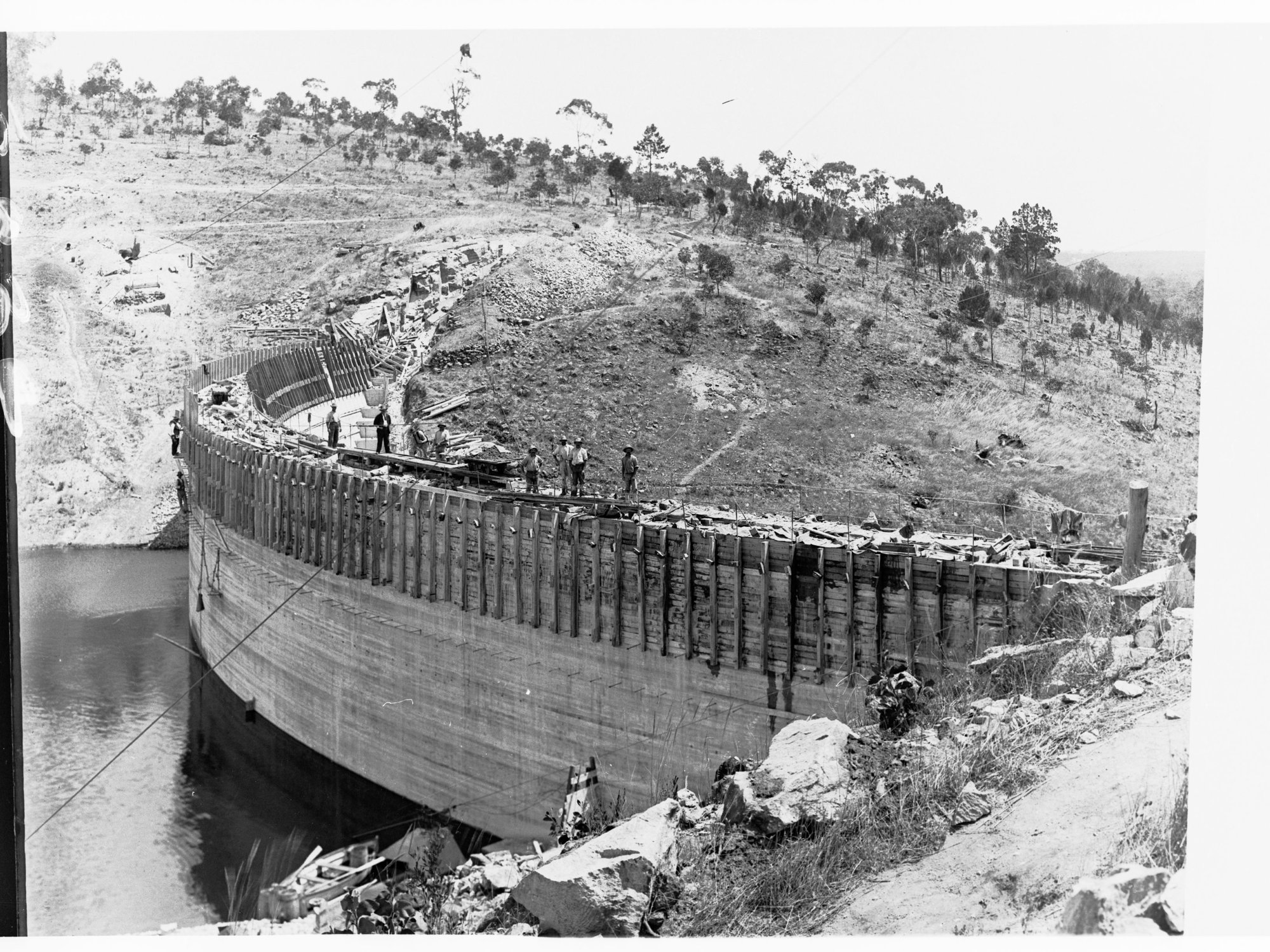 Construction of main dam at Barossa Waterworks