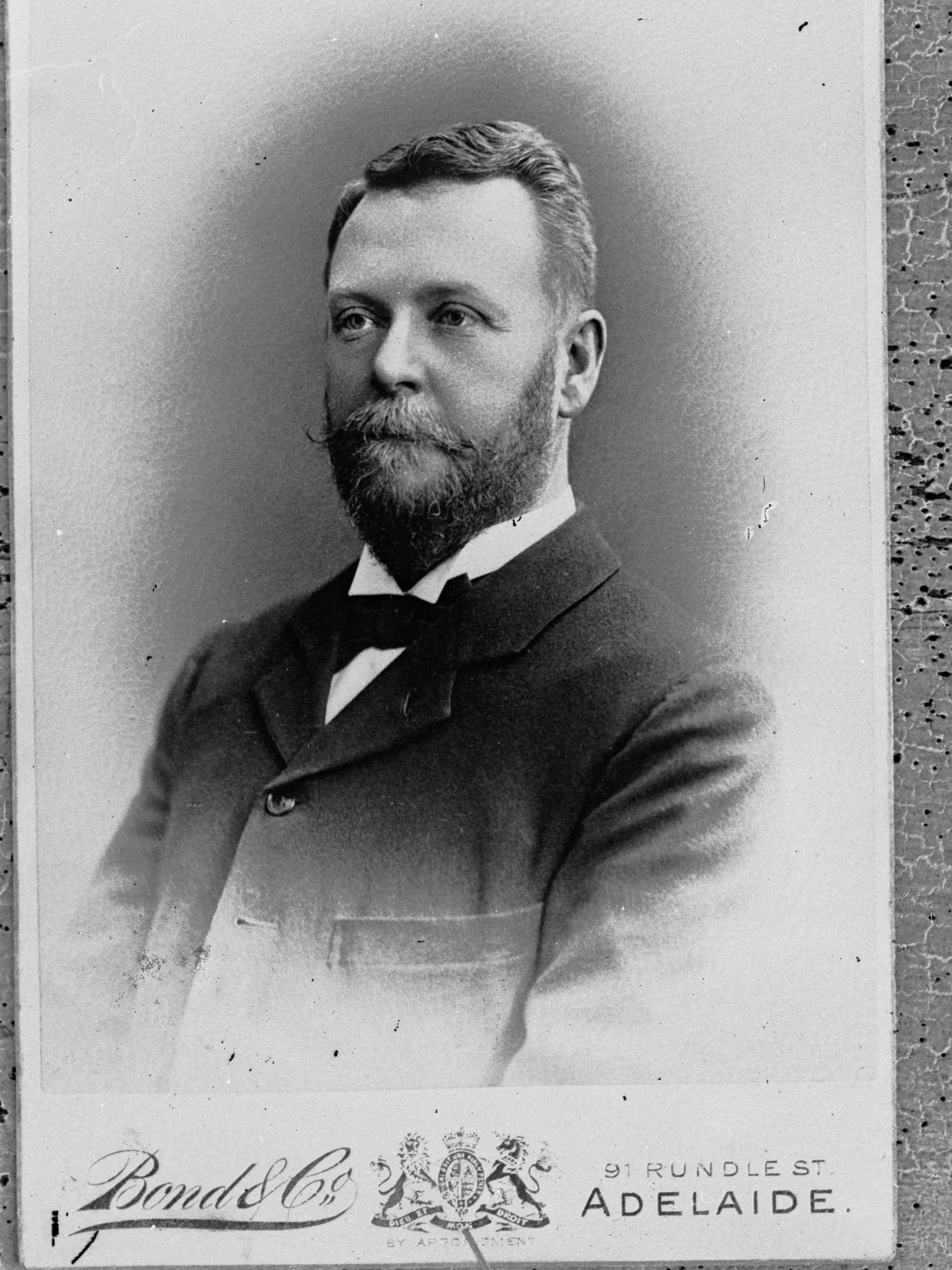 No information recorded - unidentified man - Portrait by Bond &amp; Co.