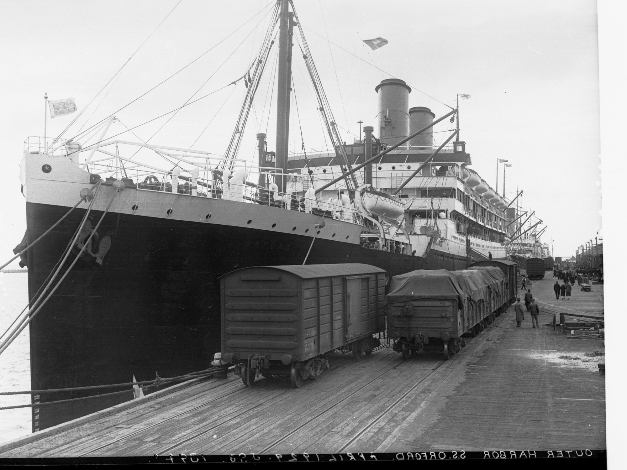 SS Oxford at Outer Harbour