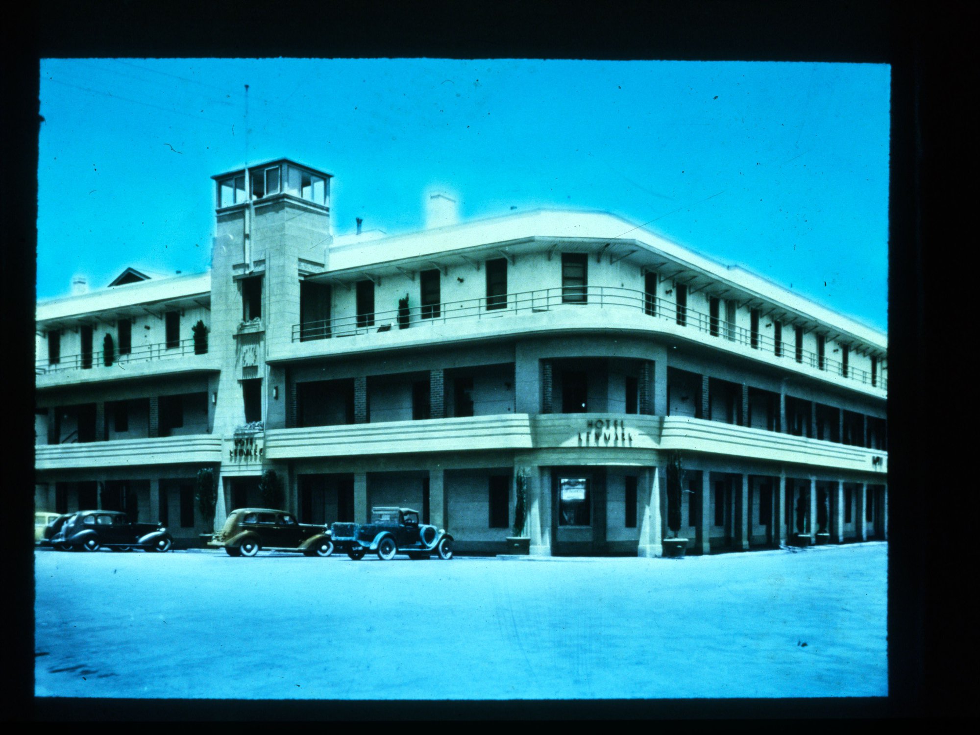 Hotel Renmark Showing Automobiles
