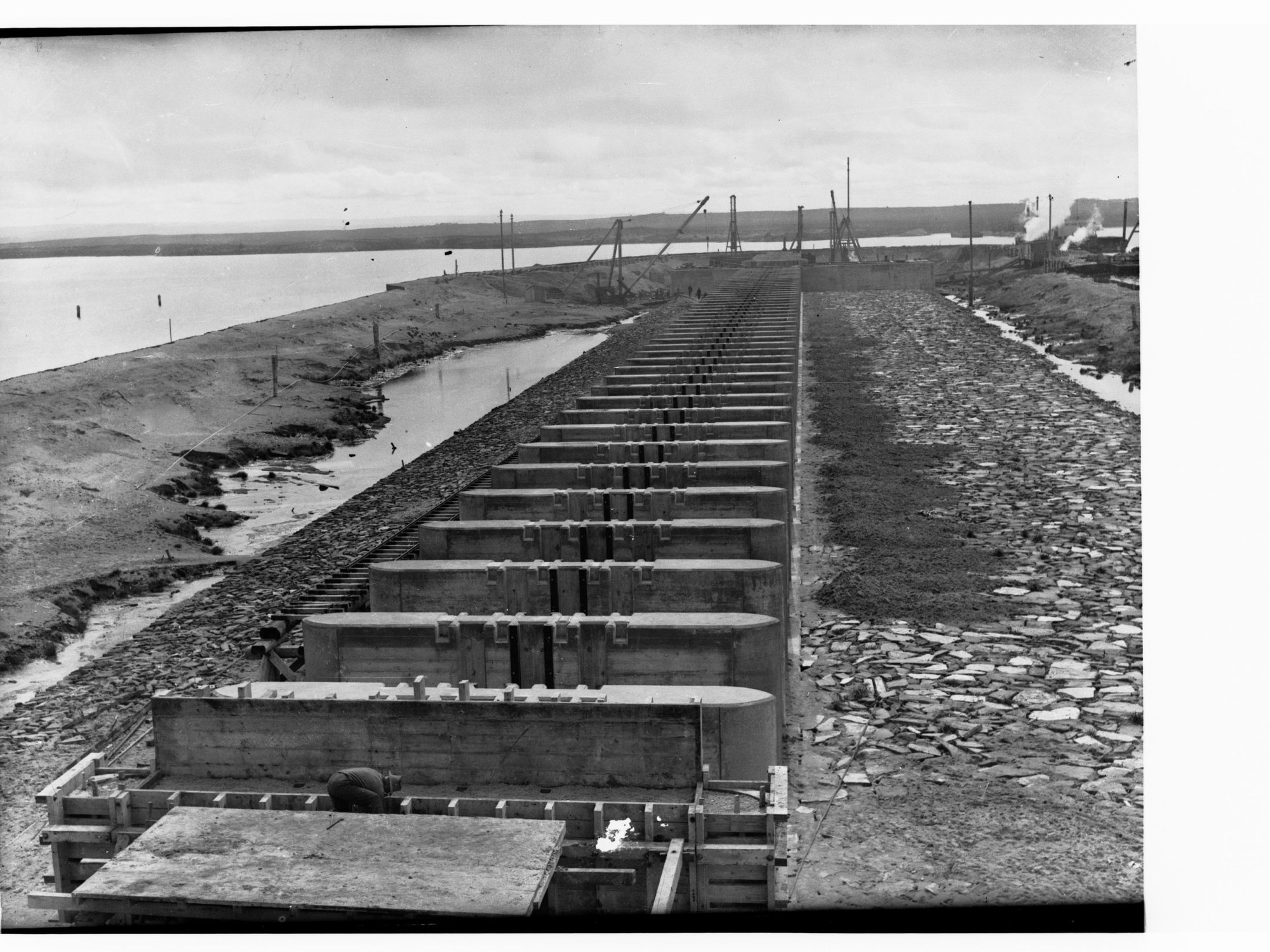 Goolwa Barrage - First Cofferdam