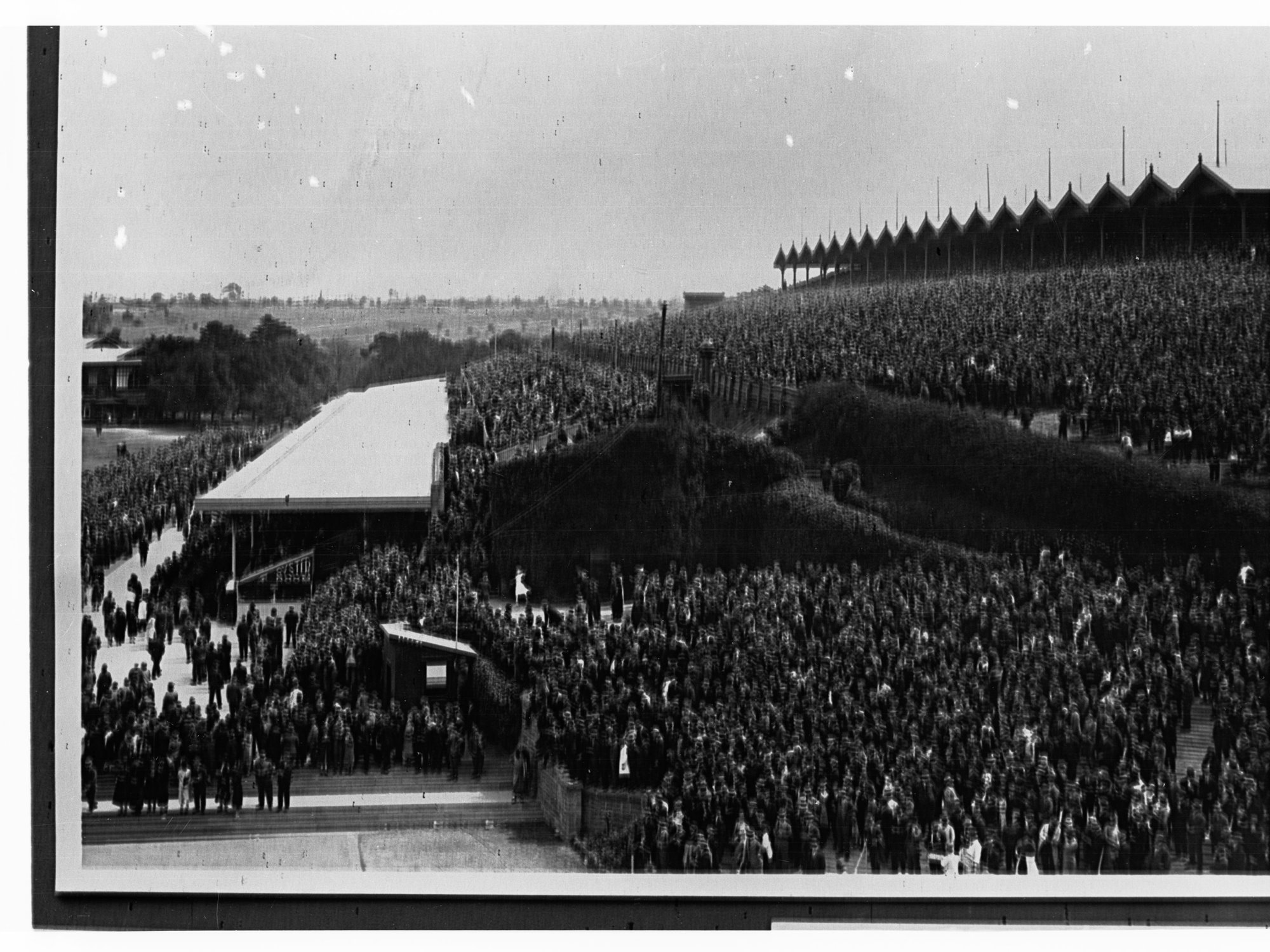 Crowds at an Oval