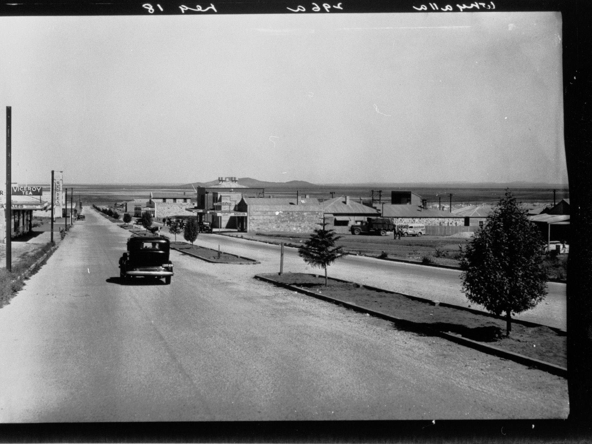 Whyalla - view of a street (Essington Lewis Avenue)