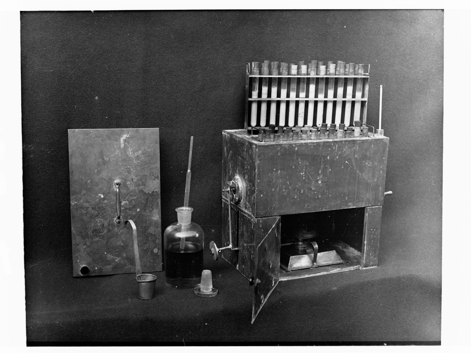 Agricultural laboratory testing machine