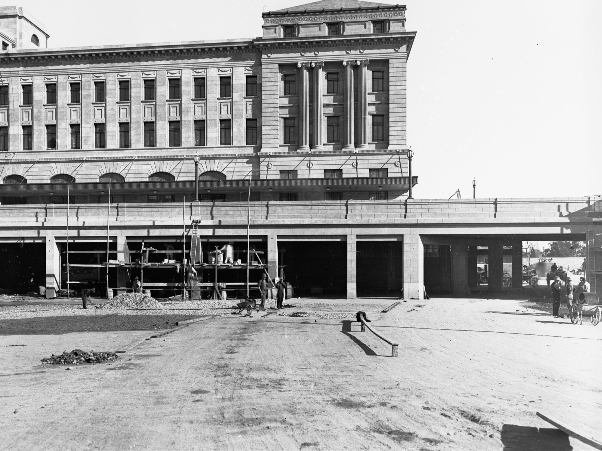 Construction of Adelaide Railway Station