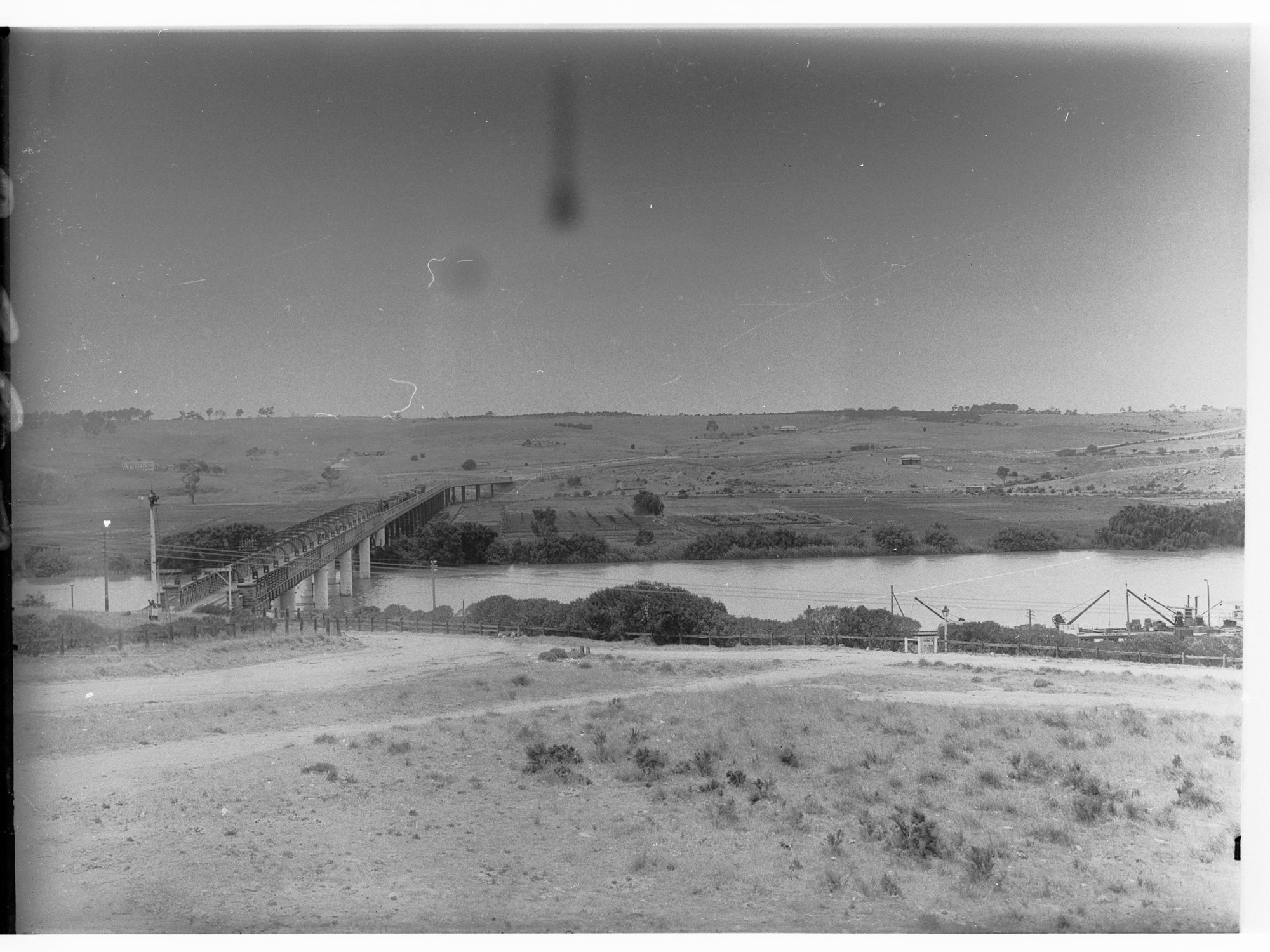 The first bridge at Murray Bridge