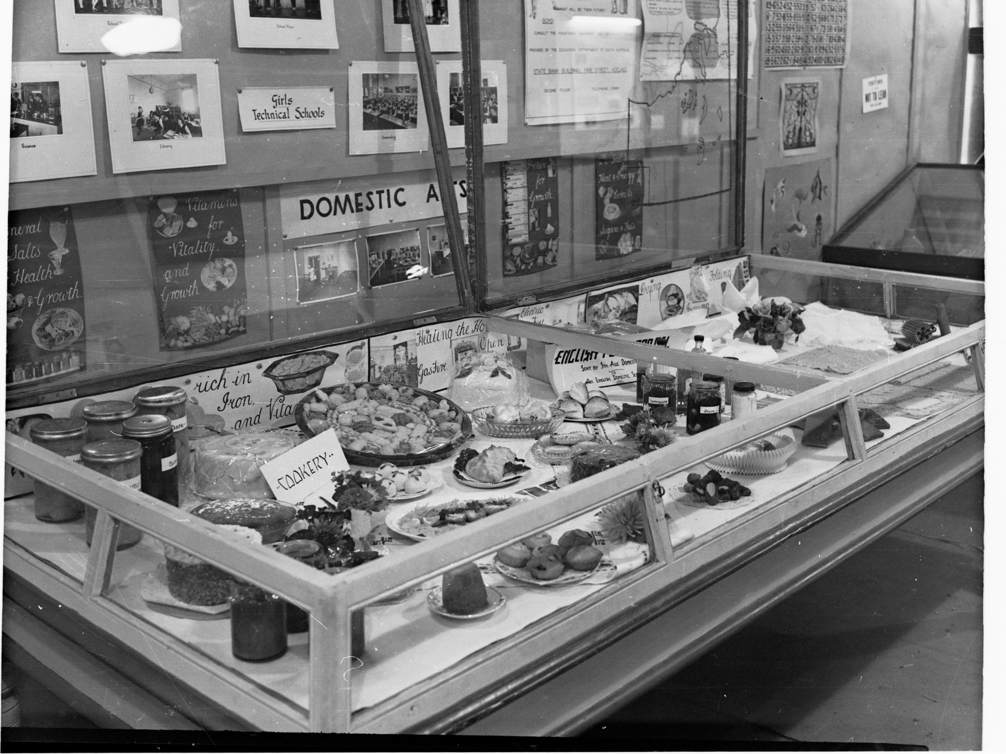Adelaide Exhibition showing cakes