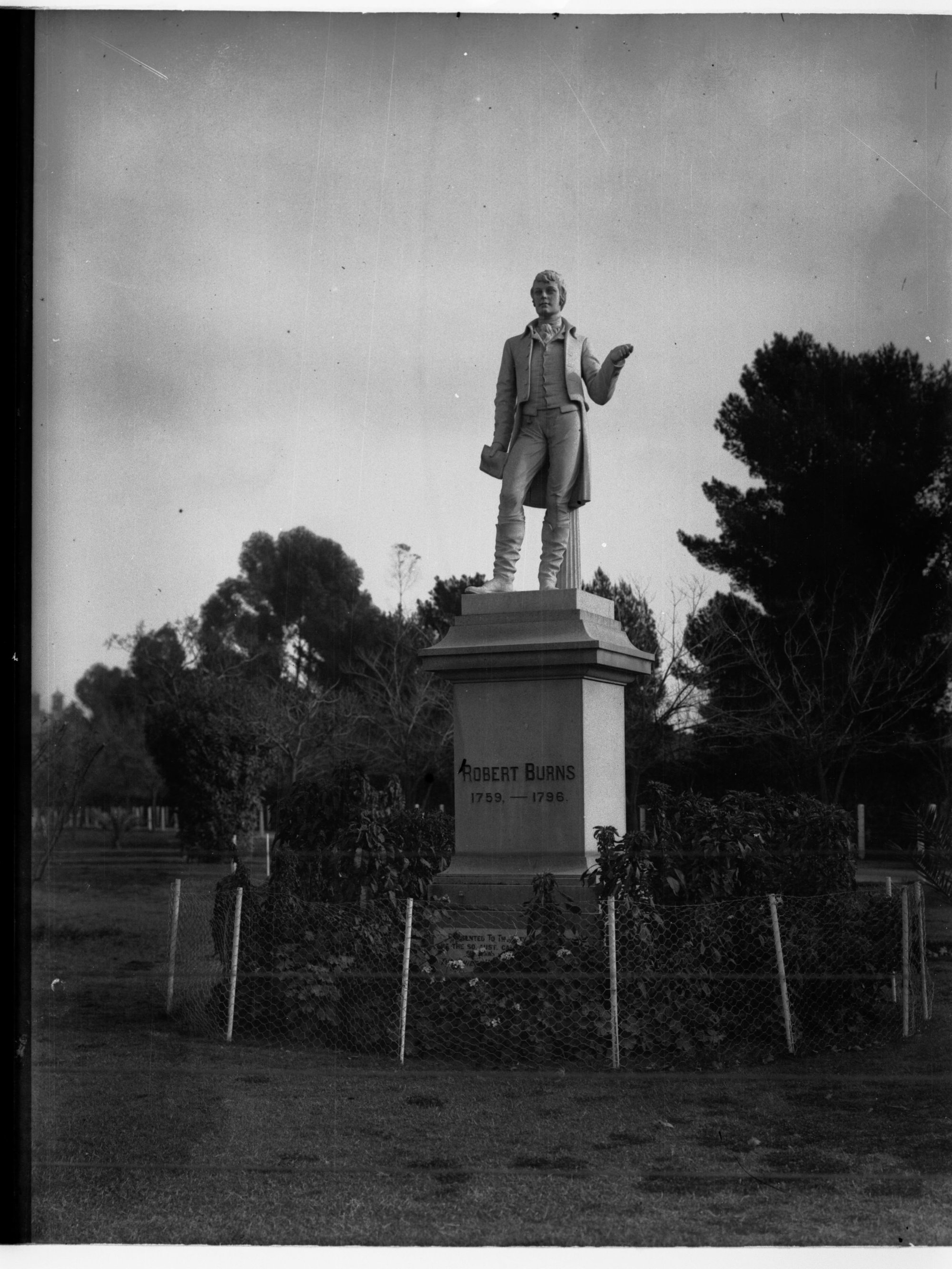 Statue of Robert Burns