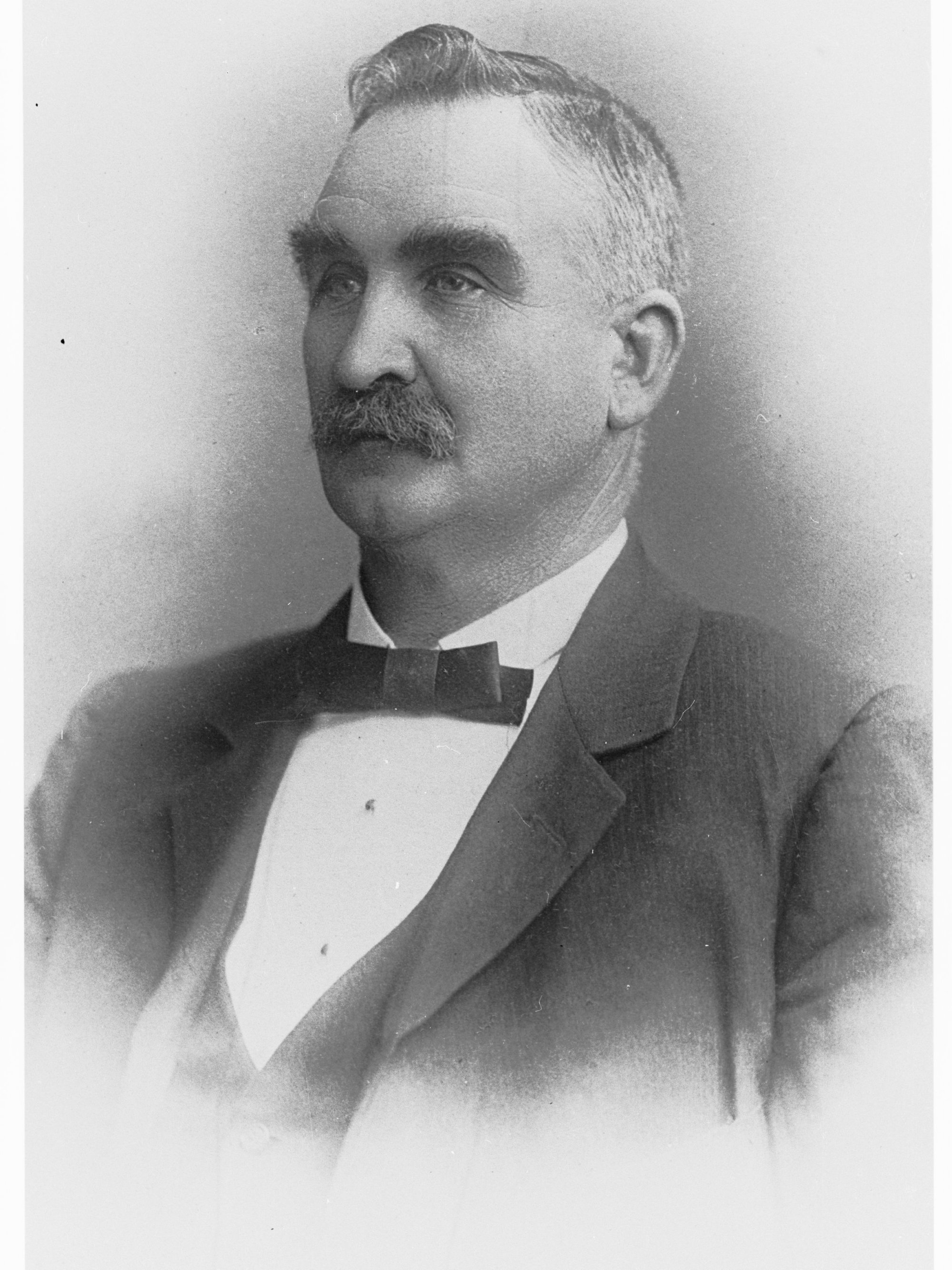 Portrait of an unidentified man - no information recorded (Hammer &amp; Co.)